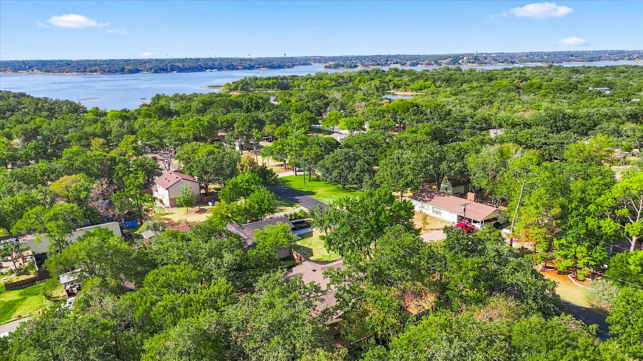 within walking distance to lake and park area