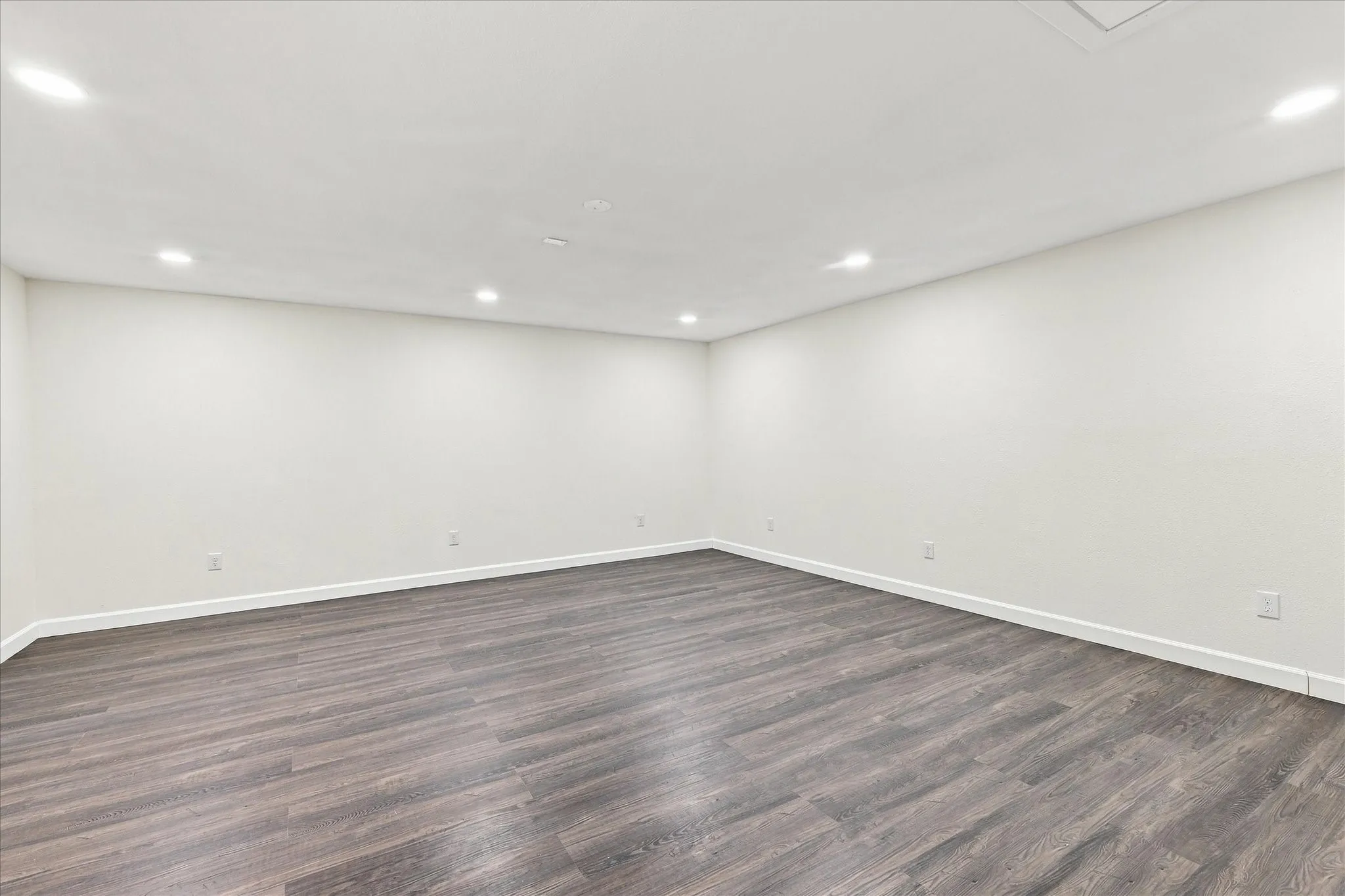 Single Family Residence For Sale in Denton County , 206 Hickory Lane, Hickory Creek, Texas 75065, 3 Bedroom, 2 Bathroom, Garage spaces, 1,794 Sqft, built in 1980, mls#21383621, Real Estate Agent in Hickory Creek, Homes For Sale in Denton county, Homes For Sale in Hickory Creek, Realtor in Hickory Creek Texas, Real Estate Brokerage Independent Realty Texas, Luminita Cordes Realtor