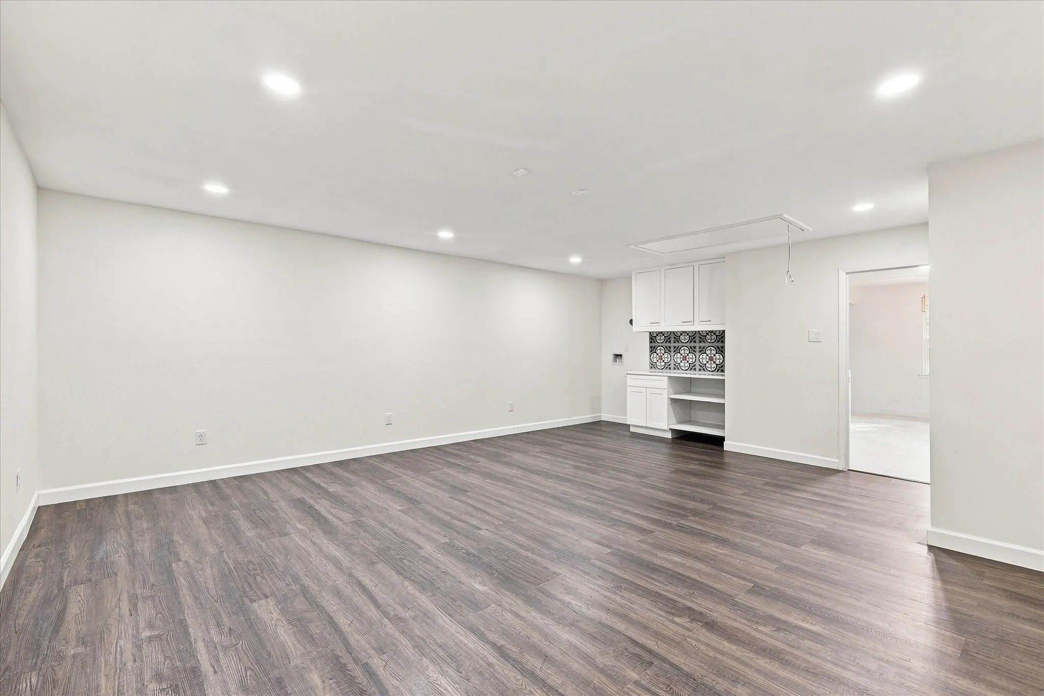 Single Family Residence For Sale in Denton County , 206 Hickory Lane, Hickory Creek, Texas 75065, 3 Bedroom, 2 Bathroom, Garage spaces, 1,794 Sqft, built in 1980, mls#21383621, Real Estate Agent in Hickory Creek, Homes For Sale in Denton county, Homes For Sale in Hickory Creek, Realtor in Hickory Creek Texas, Real Estate Brokerage Independent Realty Texas, Luminita Cordes Realtor