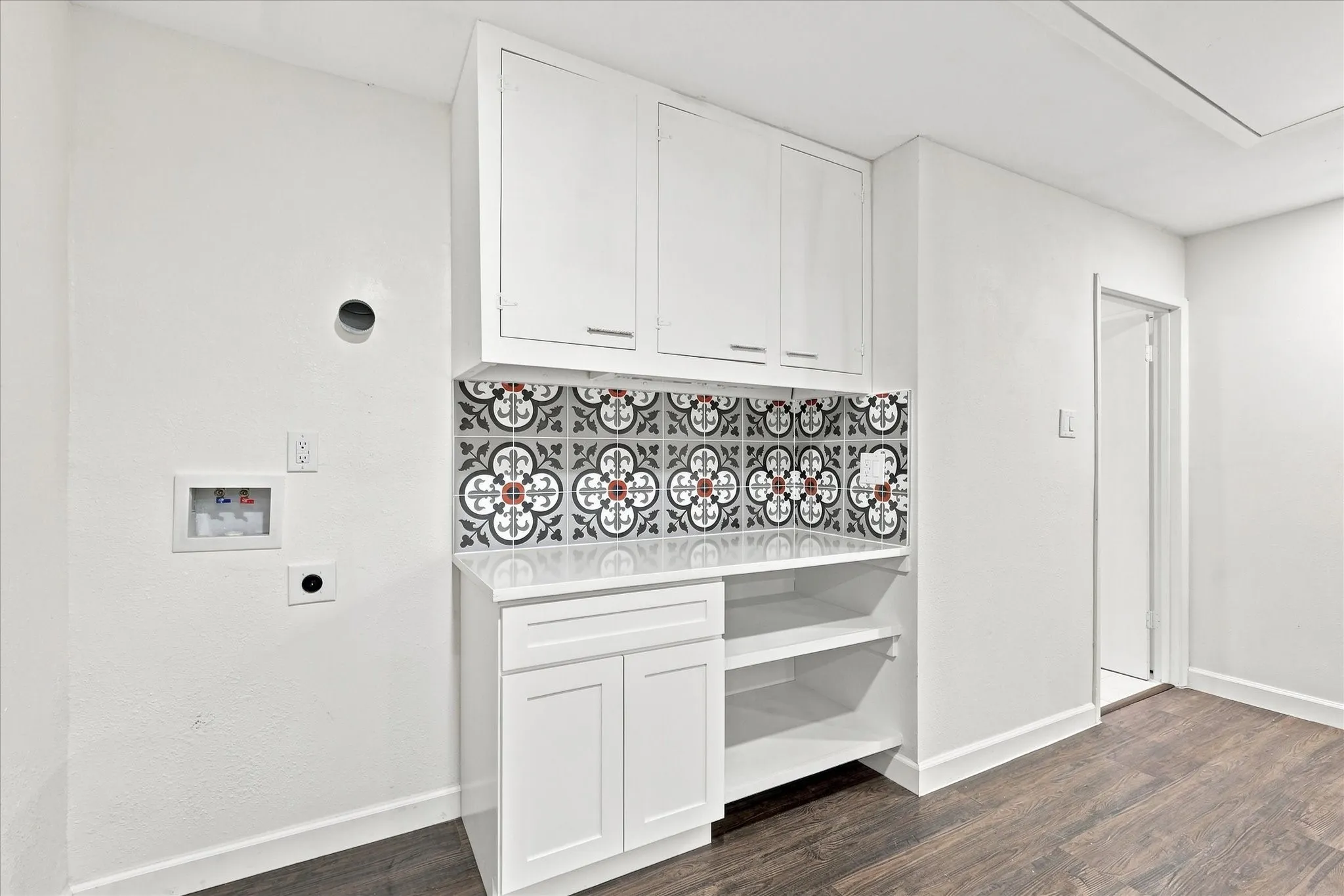 washer dryer hookups with laundry area inside bonus room