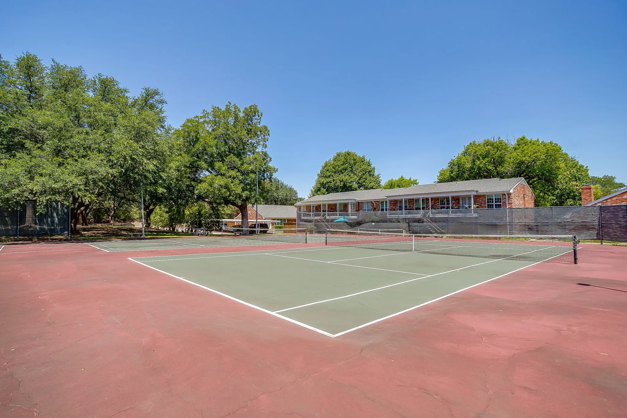 Condominium For Sale in Tarrant County , 901 Roaring Springs Road, Fort Worth, Texas 76114, 2 Bedroom, 2 Bathroom, Garage spaces, 1,059 Sqft, built in 1970, mls#21383576, Real Estate Agent in Fort Worth, Homes For Sale in Tarrant county, Homes For Sale in Fort Worth, Realtor in Fort Worth Texas, Real Estate Brokerage Independent Realty Texas, Luminita Cordes Realtor