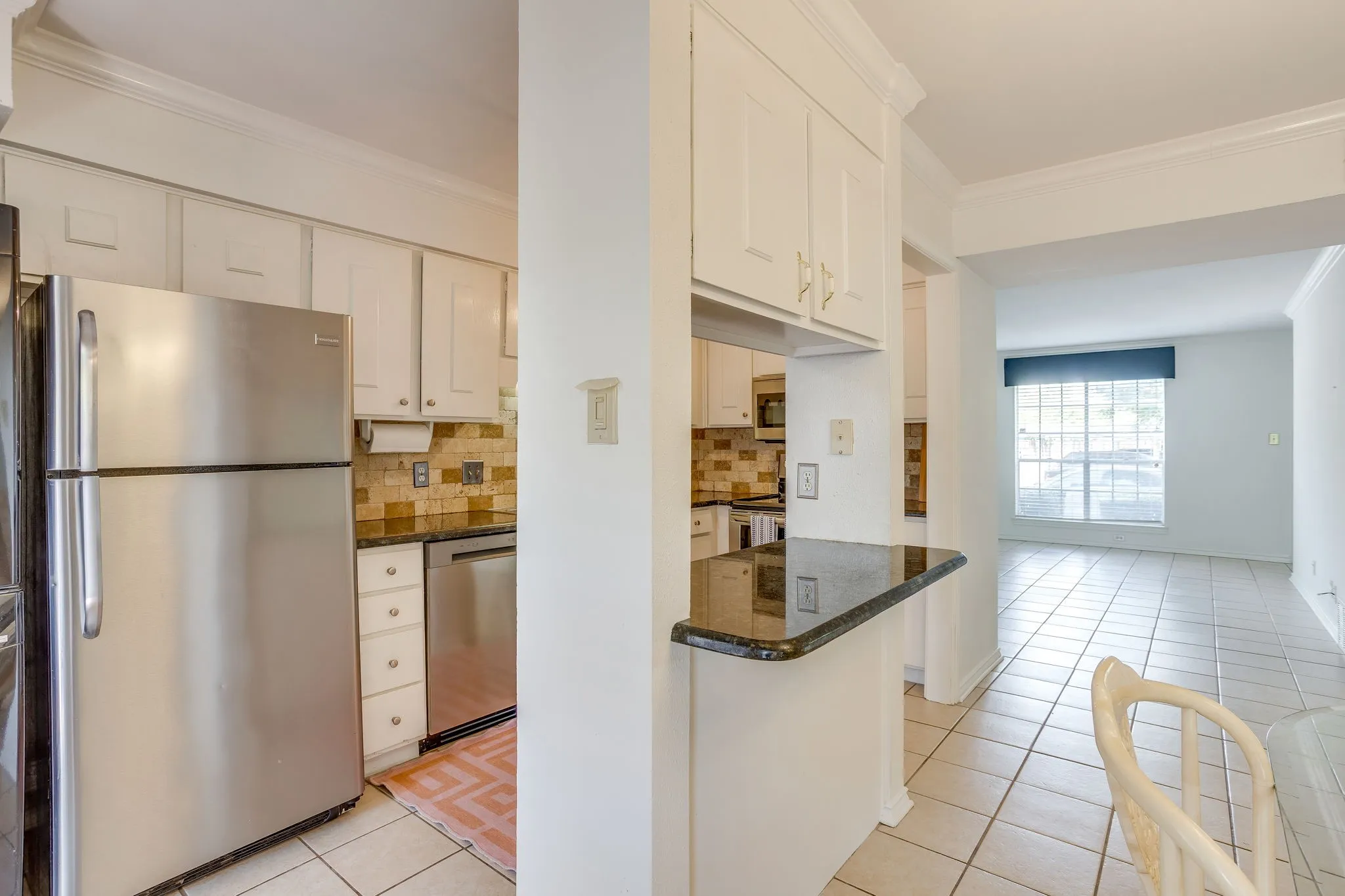 Condominium For Sale in Tarrant County , 901 Roaring Springs Road, Fort Worth, Texas 76114, 2 Bedroom, 2 Bathroom, Garage spaces, 1,059 Sqft, built in 1970, mls#21383576, Real Estate Agent in Fort Worth, Homes For Sale in Tarrant county, Homes For Sale in Fort Worth, Realtor in Fort Worth Texas, Real Estate Brokerage Independent Realty Texas, Luminita Cordes Realtor