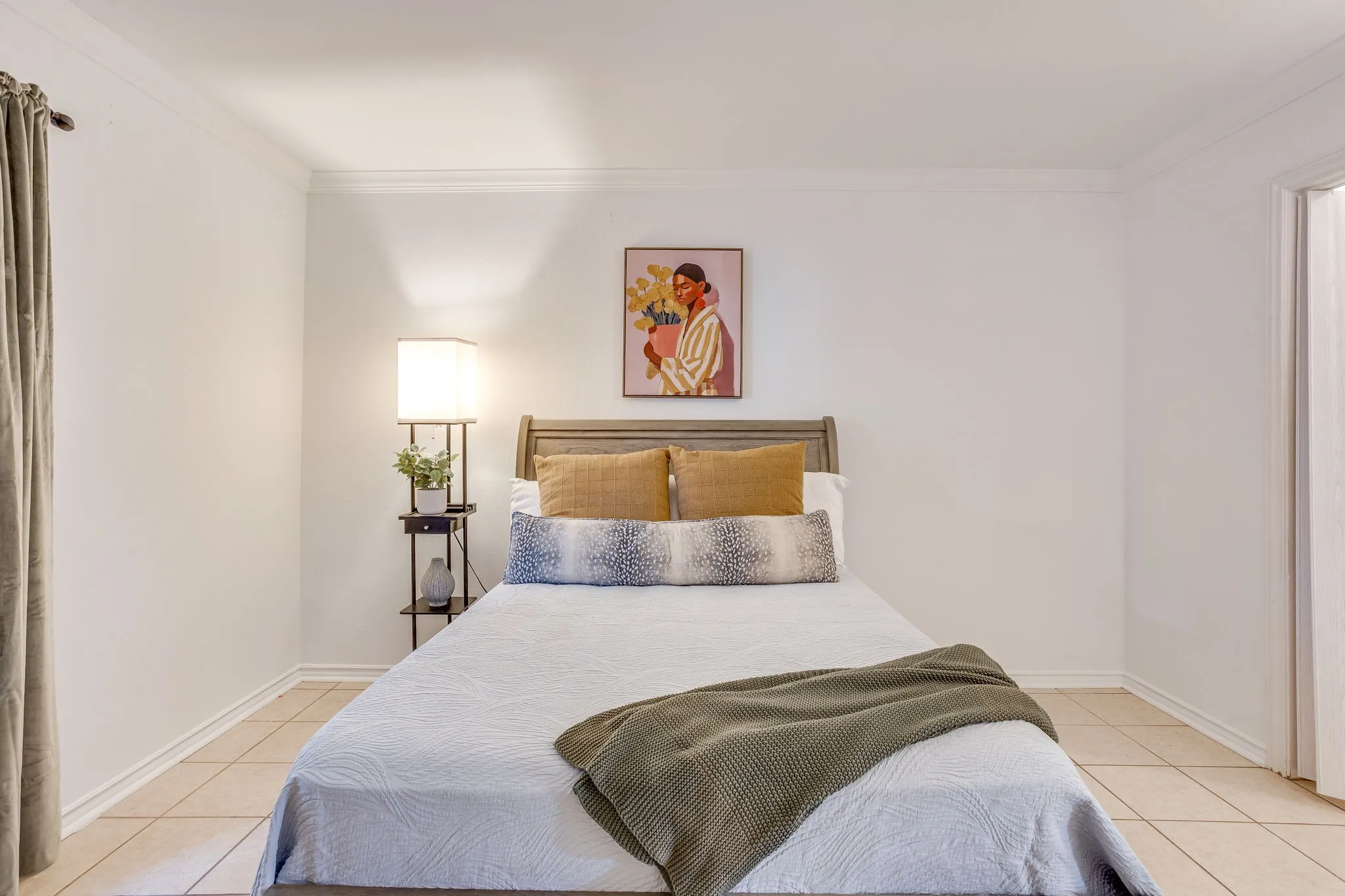 Condominium For Sale in Tarrant County , 901 Roaring Springs Road, Fort Worth, Texas 76114, 2 Bedroom, 2 Bathroom, Garage spaces, 1,059 Sqft, built in 1970, mls#21383576, Real Estate Agent in Fort Worth, Homes For Sale in Tarrant county, Homes For Sale in Fort Worth, Realtor in Fort Worth Texas, Real Estate Brokerage Independent Realty Texas, Luminita Cordes Realtor