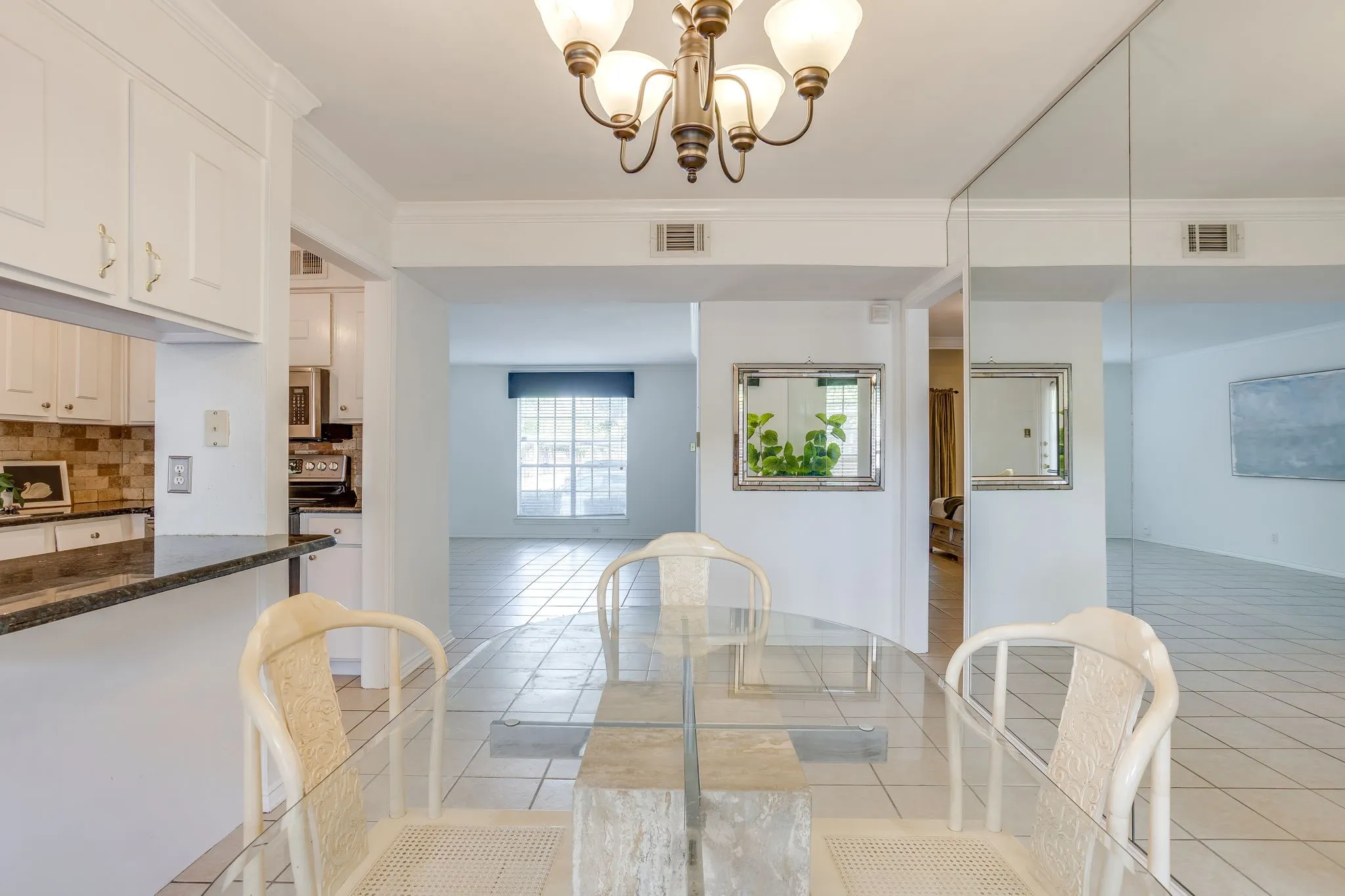 Condominium For Sale in Tarrant County , 901 Roaring Springs Road, Fort Worth, Texas 76114, 2 Bedroom, 2 Bathroom, Garage spaces, 1,059 Sqft, built in 1970, mls#21383576, Real Estate Agent in Fort Worth, Homes For Sale in Tarrant county, Homes For Sale in Fort Worth, Realtor in Fort Worth Texas, Real Estate Brokerage Independent Realty Texas, Luminita Cordes Realtor