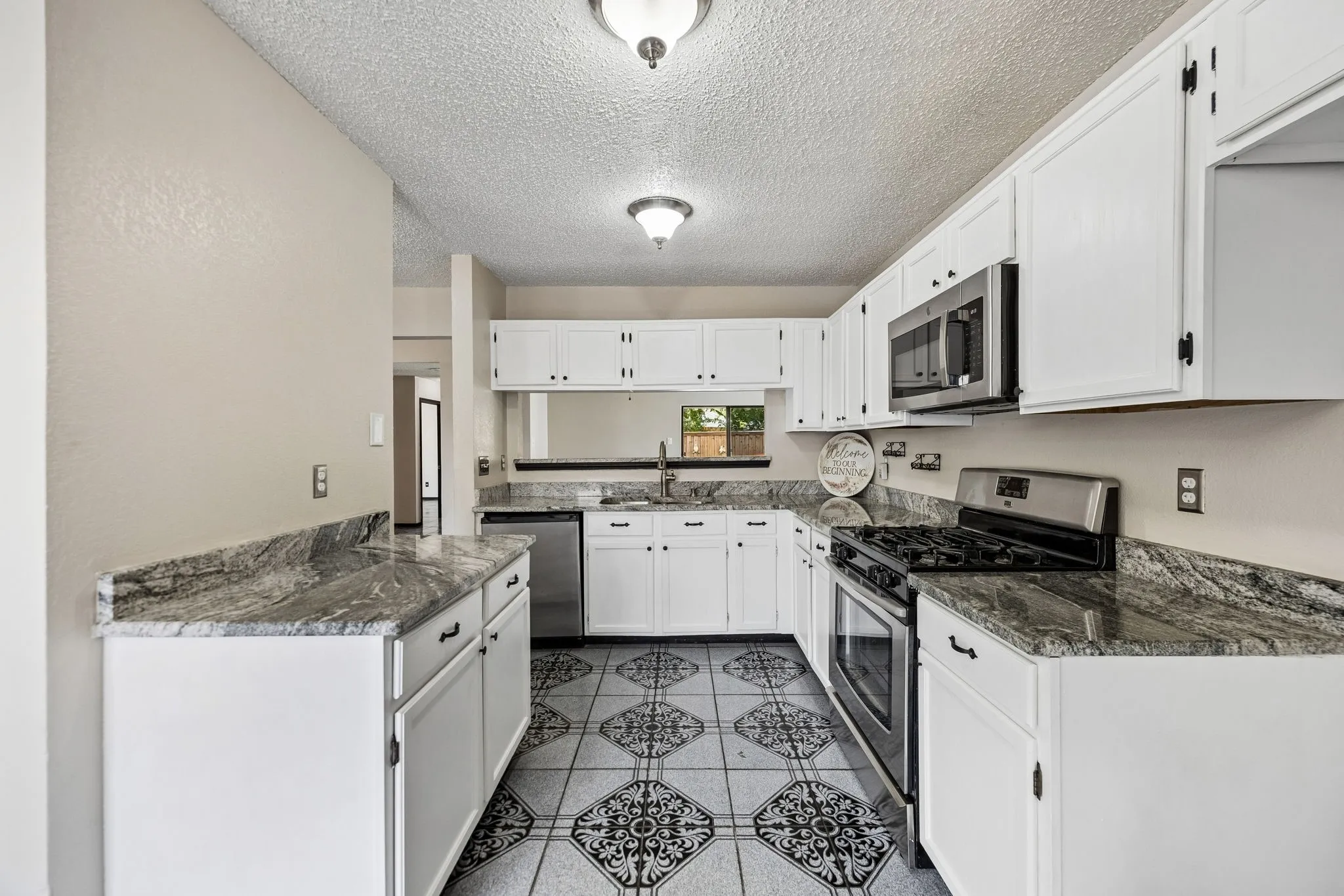 Single Family Residence For Sale in Dallas County , 2409 Doral, Mesquite, Texas 75150, 4 Bedroom, 2 Bathroom, Garage spaces, 1,959 Sqft, built in 1983, mls#21383634, Real Estate Agent in Mesquite, Homes For Sale in Dallas county, Homes For Sale in Mesquite, Realtor in Mesquite Texas, Real Estate Brokerage Independent Realty Texas, Luminita Cordes Realtor