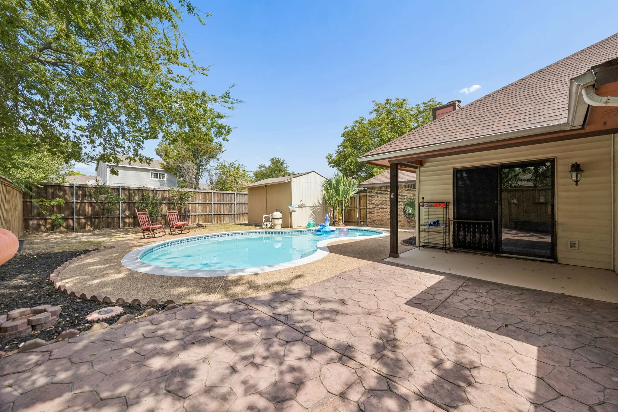 Single Family Residence For Sale in Dallas County , 2409 Doral, Mesquite, Texas 75150, 4 Bedroom, 2 Bathroom, Garage spaces, 1,959 Sqft, built in 1983, mls#21383634, Real Estate Agent in Mesquite, Homes For Sale in Dallas county, Homes For Sale in Mesquite, Realtor in Mesquite Texas, Real Estate Brokerage Independent Realty Texas, Luminita Cordes Realtor
