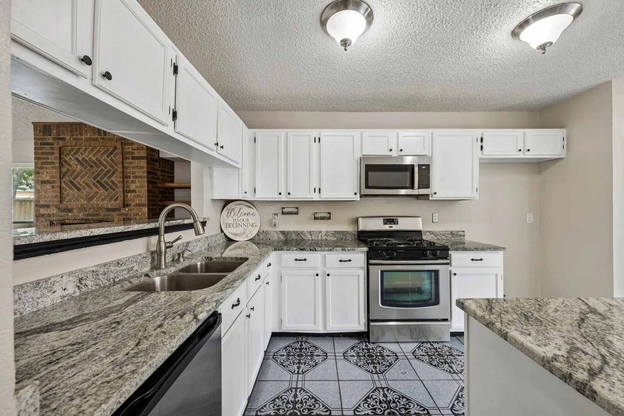 Single Family Residence For Sale in Dallas County , 2409 Doral, Mesquite, Texas 75150, 4 Bedroom, 2 Bathroom, Garage spaces, 1,959 Sqft, built in 1983, mls#21383634, Real Estate Agent in Mesquite, Homes For Sale in Dallas county, Homes For Sale in Mesquite, Realtor in Mesquite Texas, Real Estate Brokerage Independent Realty Texas, Luminita Cordes Realtor