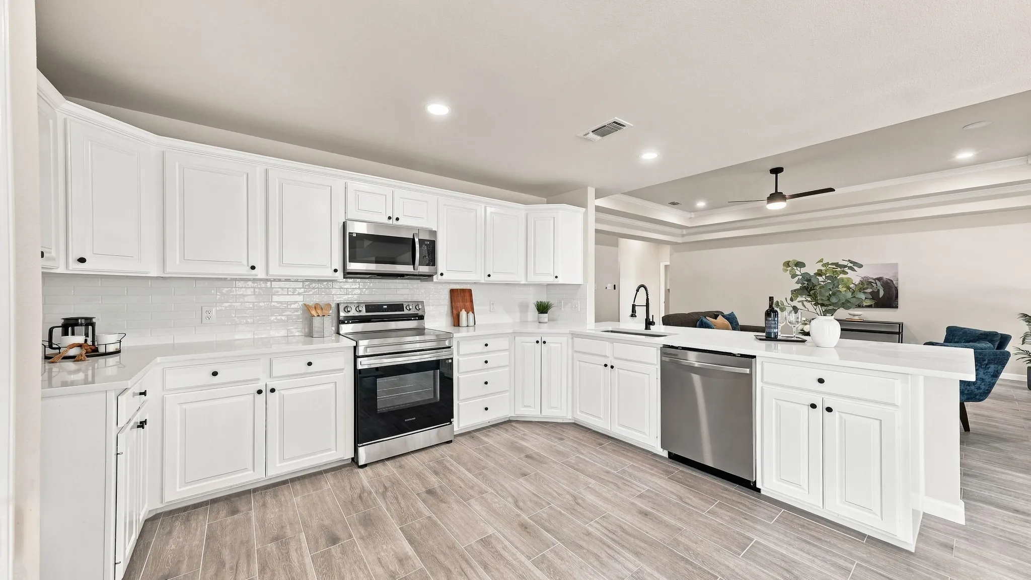 Single Family Residence For Sale in Parker County , 3900 Ridge Road, Willow Park, Texas 76087, 4 Bedroom, 2 Bathroom, 4 Garage spaces, 2,183 Sqft, built in 1996, mls#21383575, Real Estate Agent in Willow Park, Homes For Sale in Parker county, Homes For Sale in Willow Park, Realtor in Willow Park Texas, Real Estate Brokerage Independent Realty Texas, Luminita Cordes Realtor