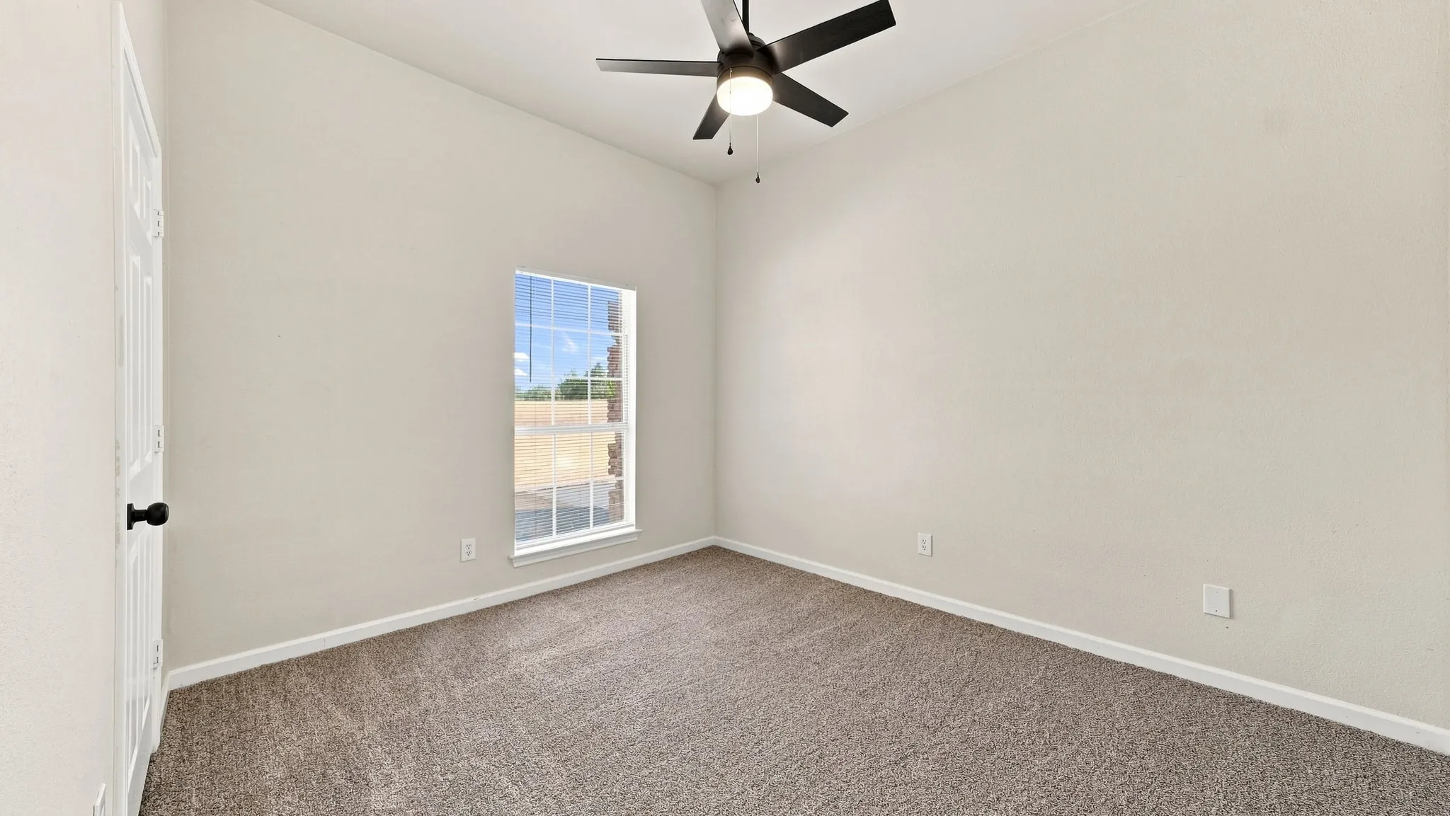Single Family Residence For Sale in Parker County , 3900 Ridge Road, Willow Park, Texas 76087, 4 Bedroom, 2 Bathroom, 4 Garage spaces, 2,183 Sqft, built in 1996, mls#21383575, Real Estate Agent in Willow Park, Homes For Sale in Parker county, Homes For Sale in Willow Park, Realtor in Willow Park Texas, Real Estate Brokerage Independent Realty Texas, Luminita Cordes Realtor