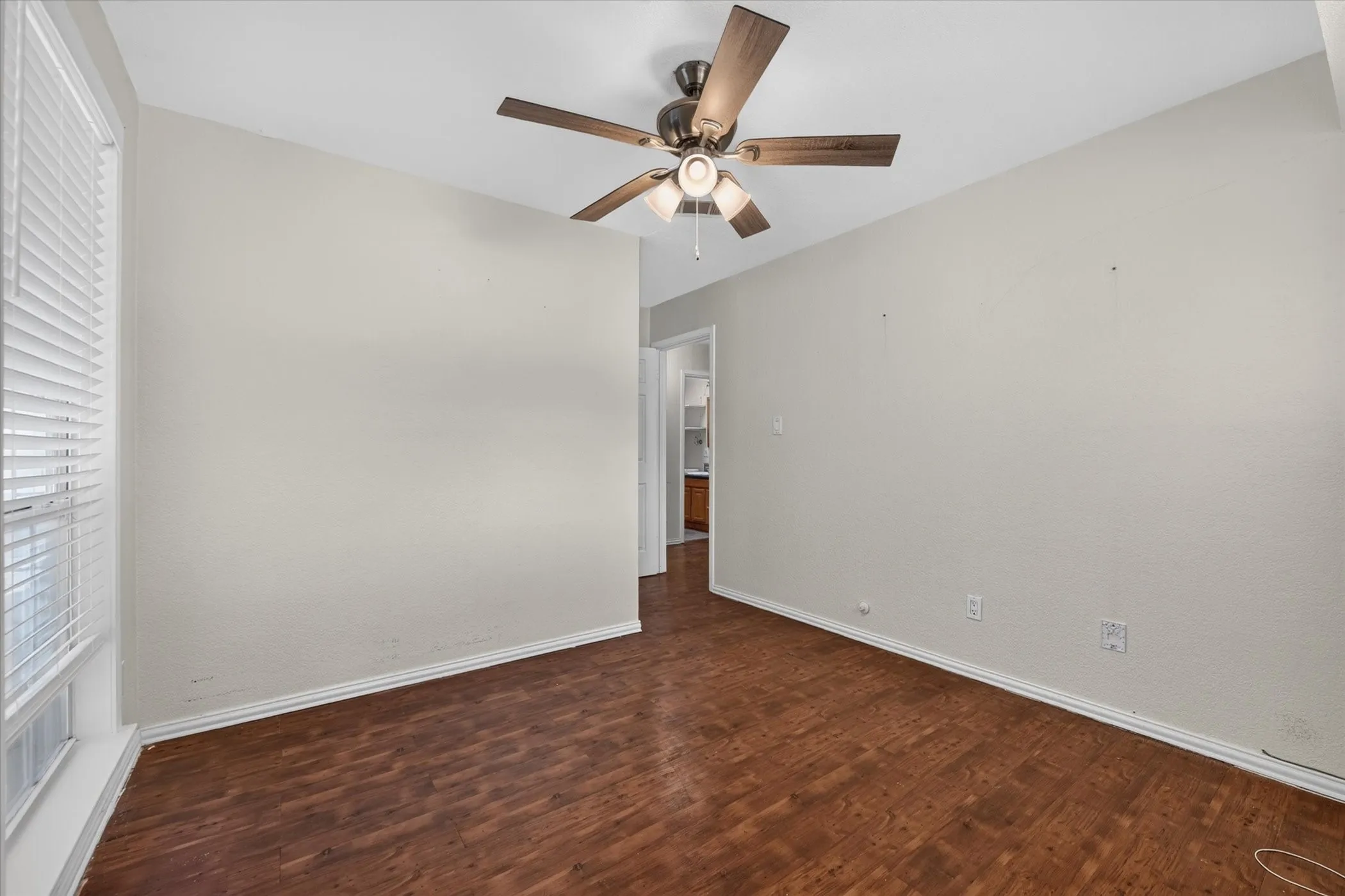Single Family Residence For Sale in Tarrant County , 3545 Regal Road, Fort Worth, Texas 76111, 3 Bedroom, 2 Bathroom, Garage spaces, 934 Sqft, built in 1960, mls#21383545, Real Estate Agent in Fort Worth, Homes For Sale in Tarrant county, Homes For Sale in Fort Worth, Realtor in Fort Worth Texas, Real Estate Brokerage Independent Realty Texas, Luminita Cordes Realtor