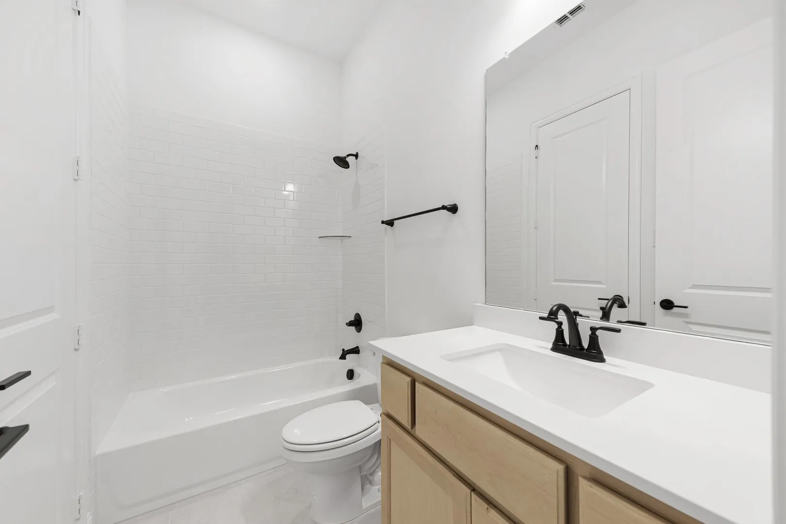 16. 2019 Wickersham - 3RD Bath.jpg