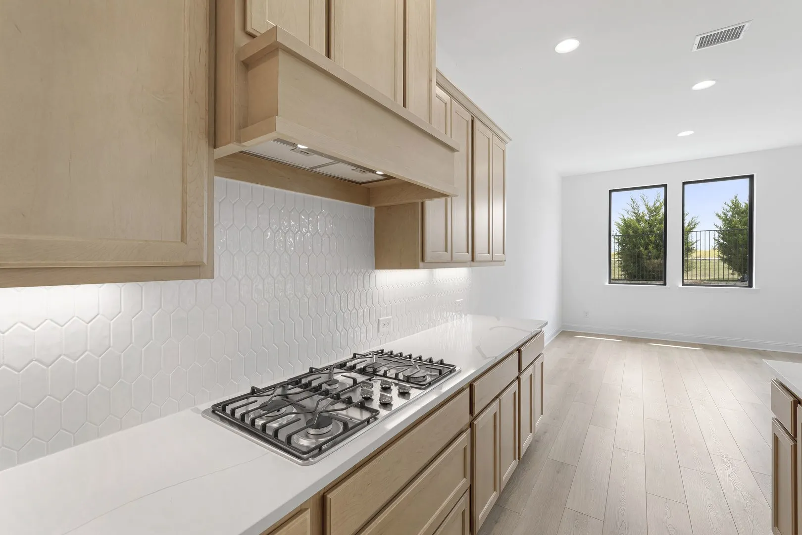 26. 2019 Wickersham - Kitchen (5).jpg