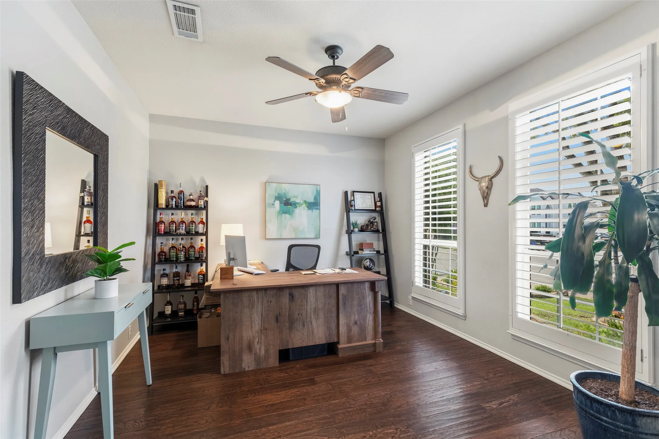 Fabulous front-facing office with lots of light