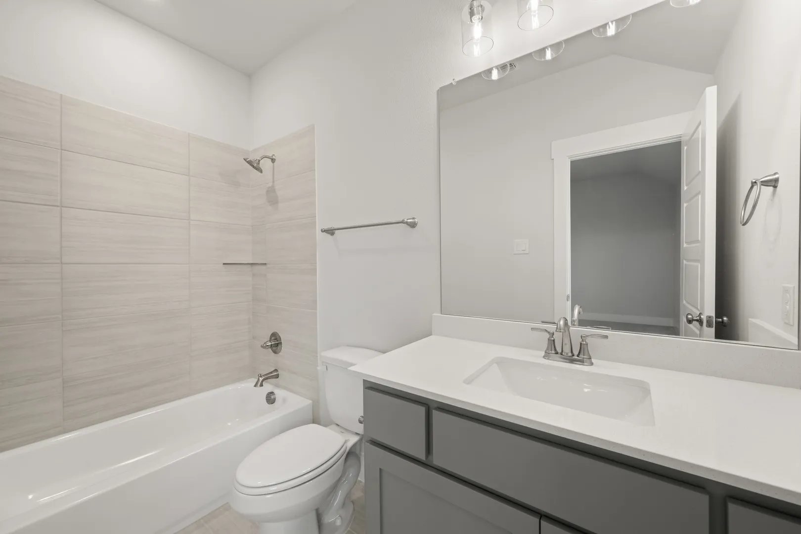 17217 Musial- Bathroom-2