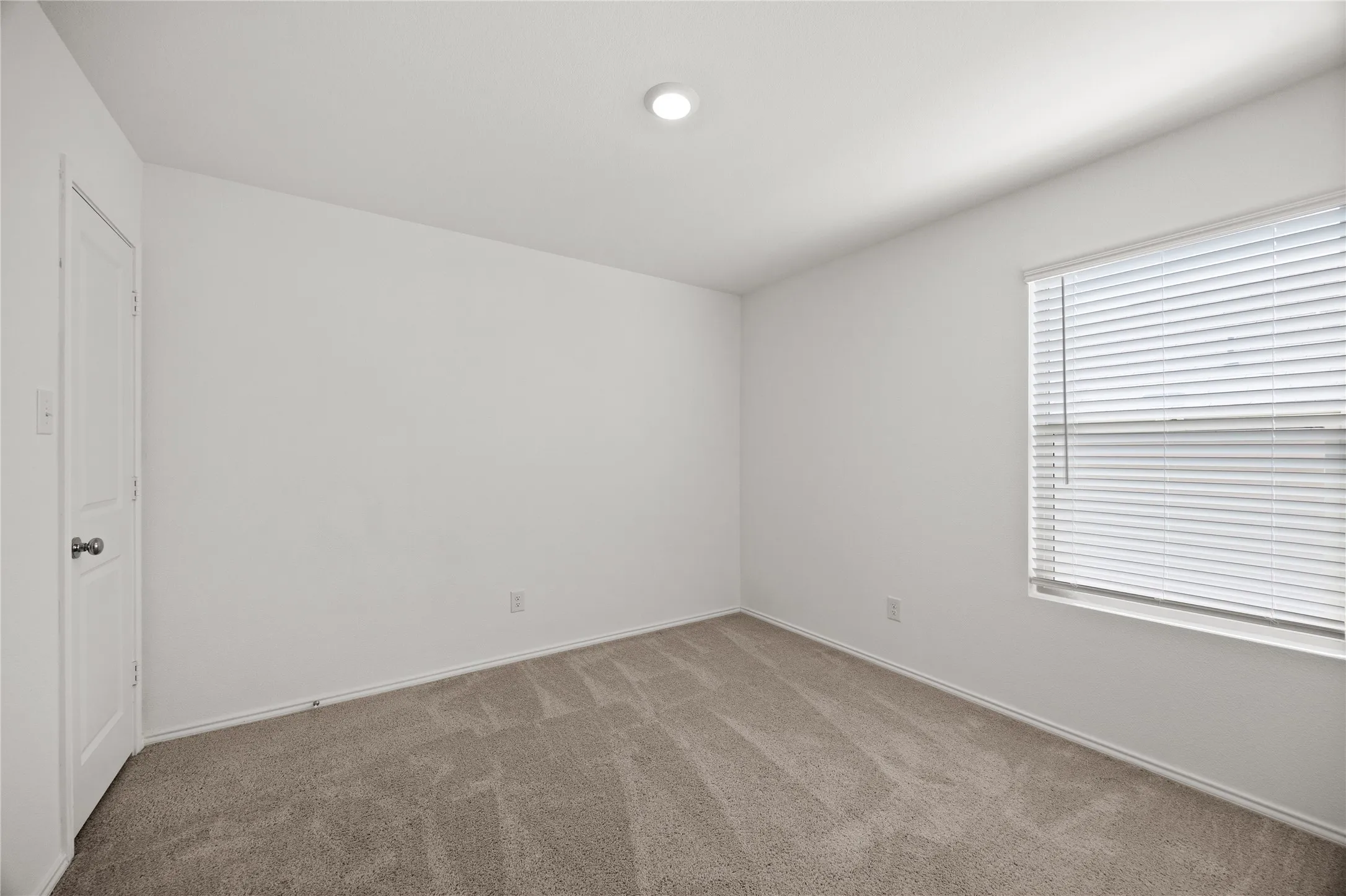 Single Family Residence For Rent in Tarrant County , 8324 Hollow Bend Street, Fort Worth, Texas 76123, 3 Bedroom, 2 Bathroom, 2 Garage spaces, 1,515 Sqft, built in 2022, mls#21383643, Real Estate Agent in Fort Worth, Homes For Rent in Tarrant county, Homes For Rent in Fort Worth, Realtor in Fort Worth Texas, Real Estate Brokerage Independent Realty Texas, Luminita Cordes Realtor