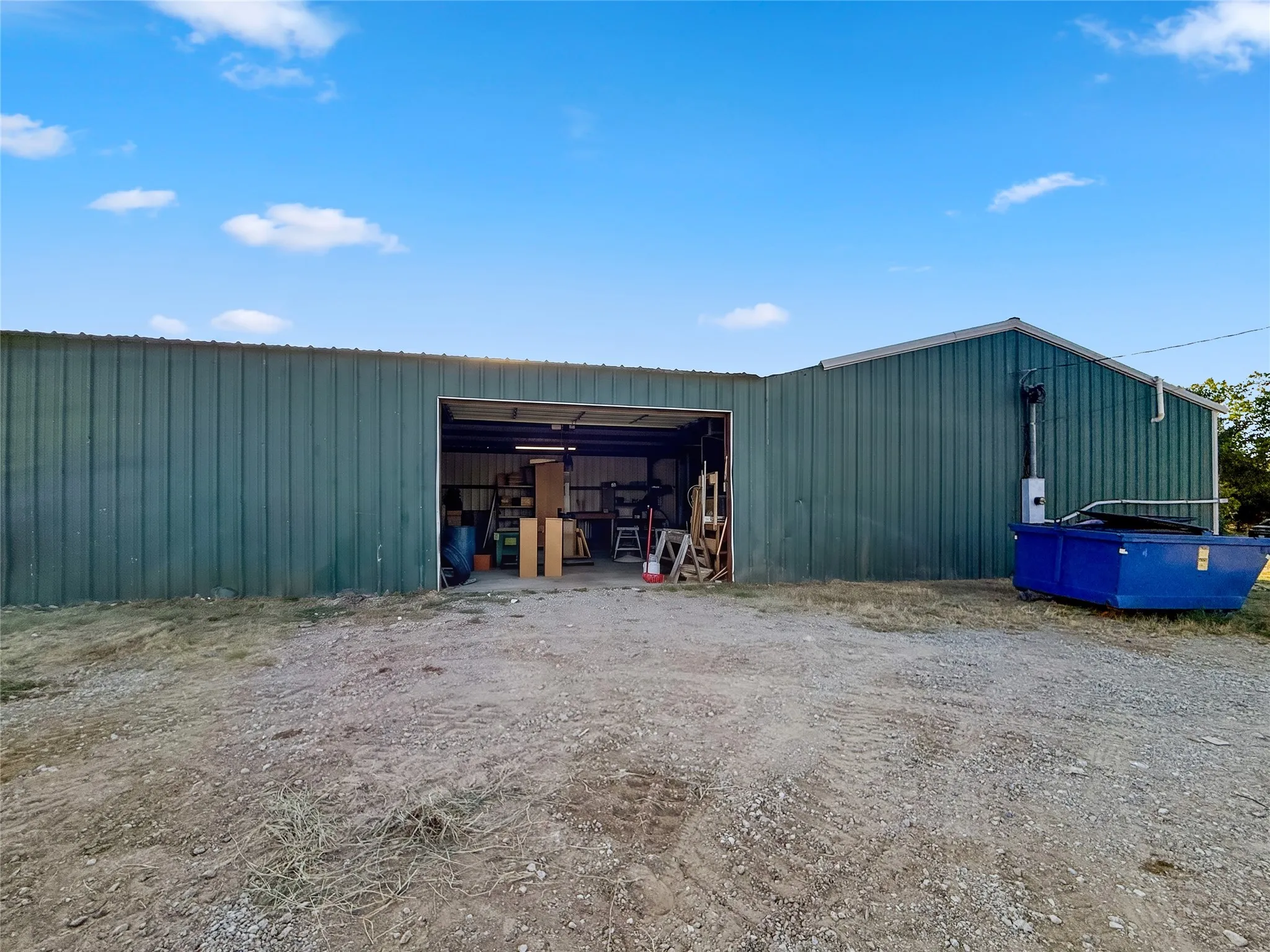 Single Family Residence For Sale in Hopkins County , 803 Farm Road 71 W, Sulphur Springs, Texas 75482, 2 Bedroom, 2 Bathroom, Garage spaces, 1,260 Sqft, built in 1983, mls#21380783, Real Estate Agent in Sulphur Springs, Homes For Sale in Hopkins county, Homes For Sale in Sulphur Springs, Realtor in Sulphur Springs Texas, Real Estate Brokerage Independent Realty Texas, Luminita Cordes Realtor