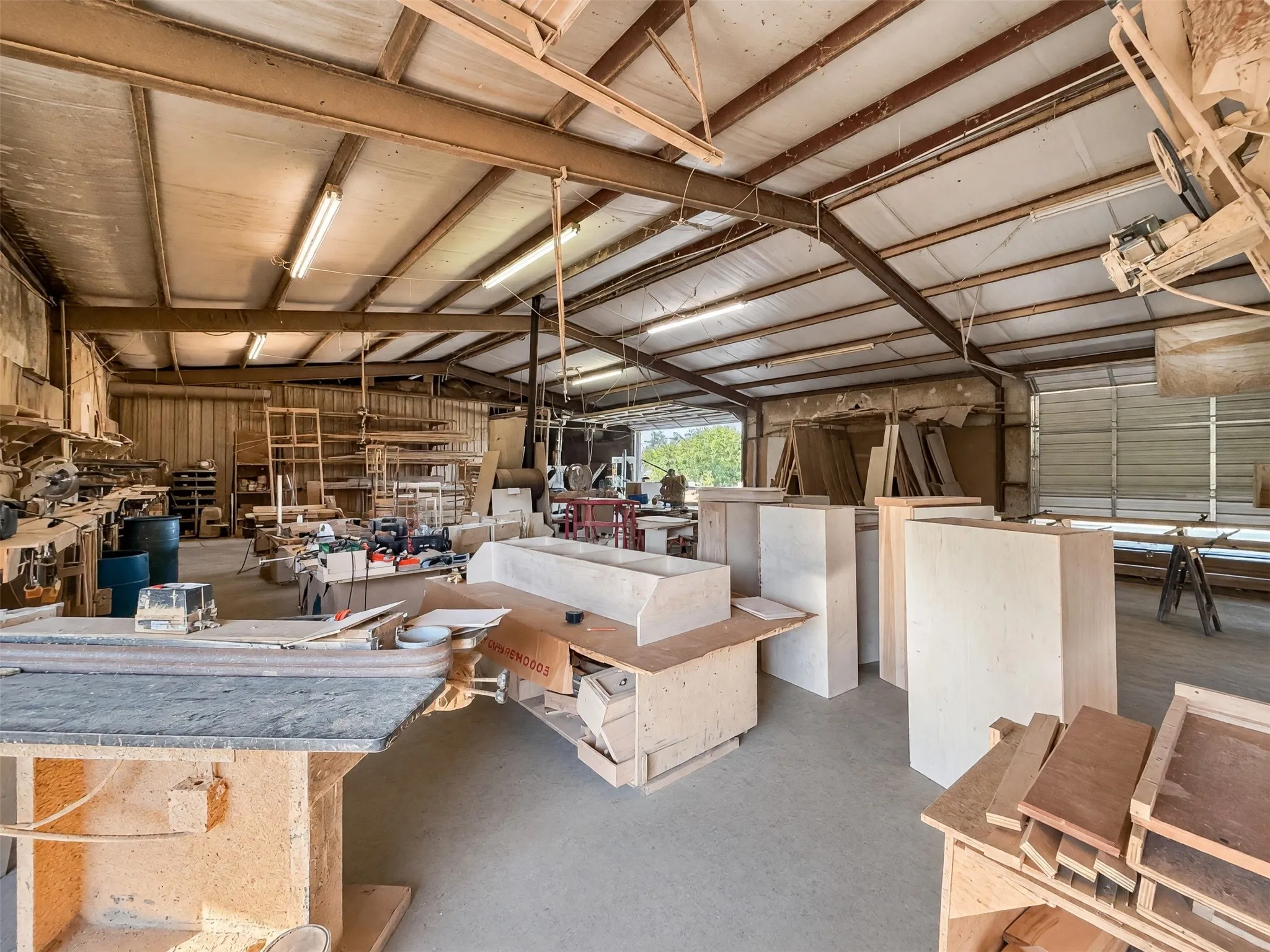 Single Family Residence For Sale in Hopkins County , 803 Farm Road 71 W, Sulphur Springs, Texas 75482, 2 Bedroom, 2 Bathroom, Garage spaces, 1,260 Sqft, built in 1983, mls#21380783, Real Estate Agent in Sulphur Springs, Homes For Sale in Hopkins county, Homes For Sale in Sulphur Springs, Realtor in Sulphur Springs Texas, Real Estate Brokerage Independent Realty Texas, Luminita Cordes Realtor