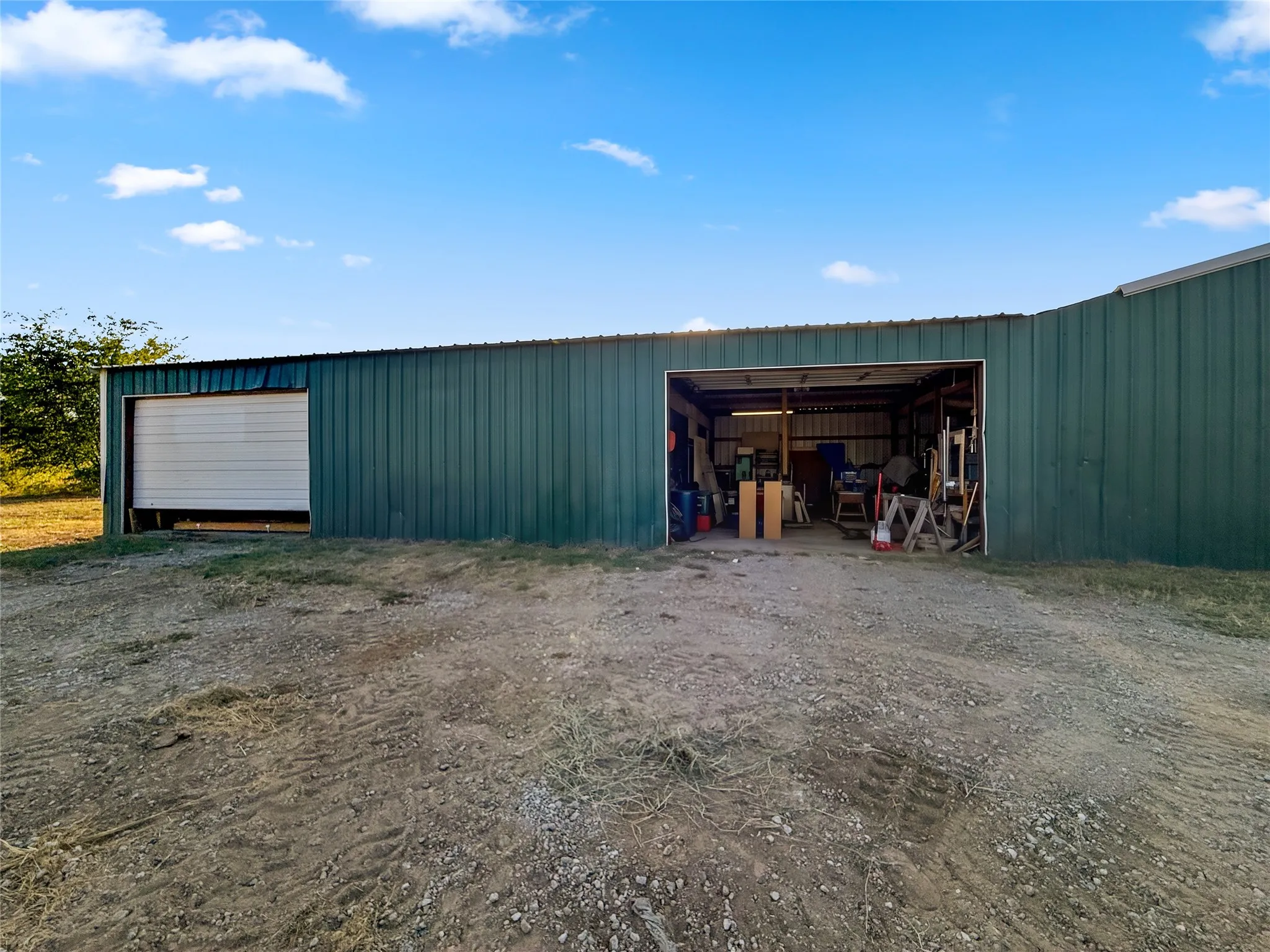 Single Family Residence For Sale in Hopkins County , 803 Farm Road 71 W, Sulphur Springs, Texas 75482, 2 Bedroom, 2 Bathroom, Garage spaces, 1,260 Sqft, built in 1983, mls#21380783, Real Estate Agent in Sulphur Springs, Homes For Sale in Hopkins county, Homes For Sale in Sulphur Springs, Realtor in Sulphur Springs Texas, Real Estate Brokerage Independent Realty Texas, Luminita Cordes Realtor