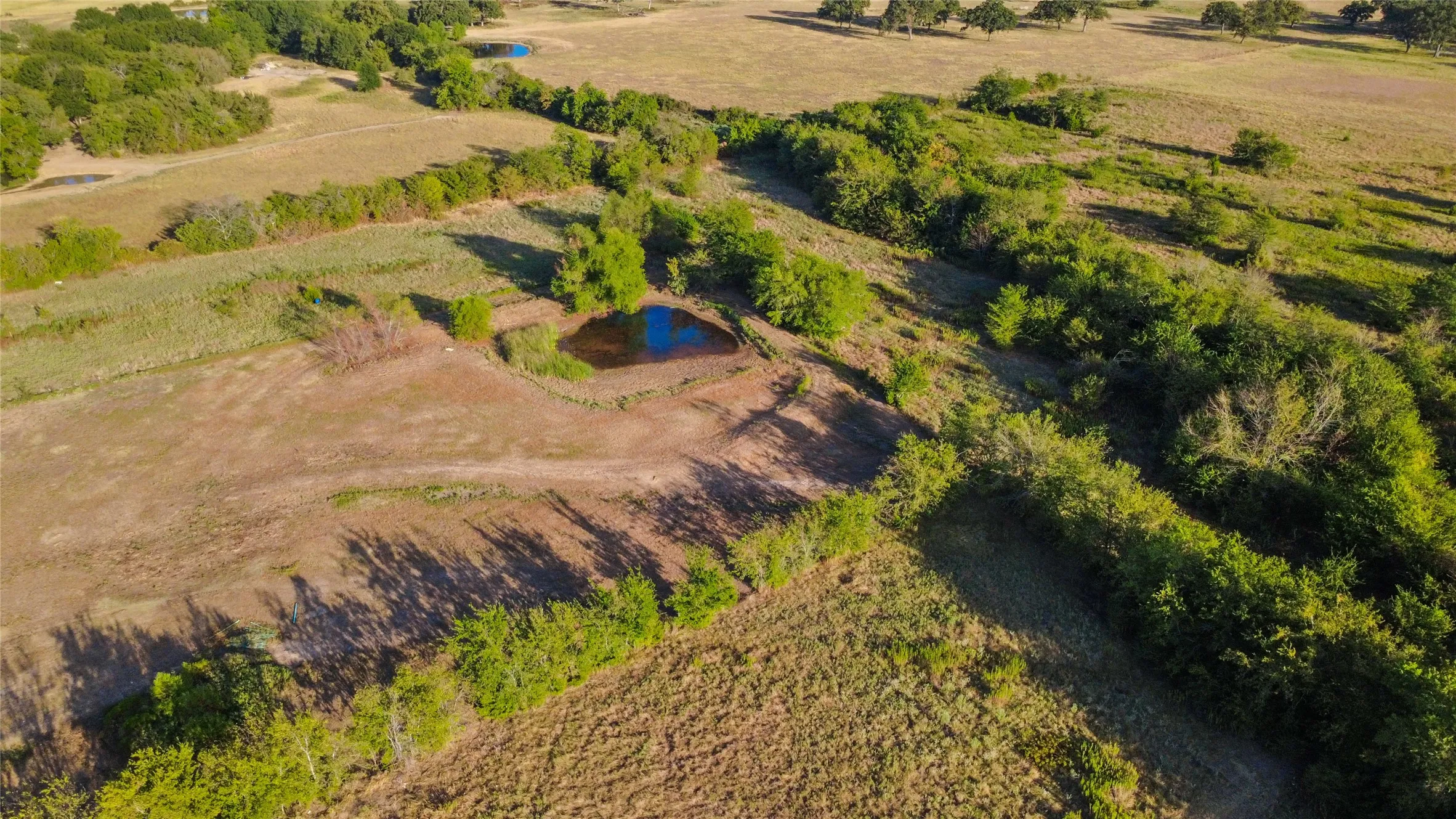 Single Family Residence For Sale in Hopkins County , 803 Farm Road 71 W, Sulphur Springs, Texas 75482, 2 Bedroom, 2 Bathroom, Garage spaces, 1,260 Sqft, built in 1983, mls#21380783, Real Estate Agent in Sulphur Springs, Homes For Sale in Hopkins county, Homes For Sale in Sulphur Springs, Realtor in Sulphur Springs Texas, Real Estate Brokerage Independent Realty Texas, Luminita Cordes Realtor