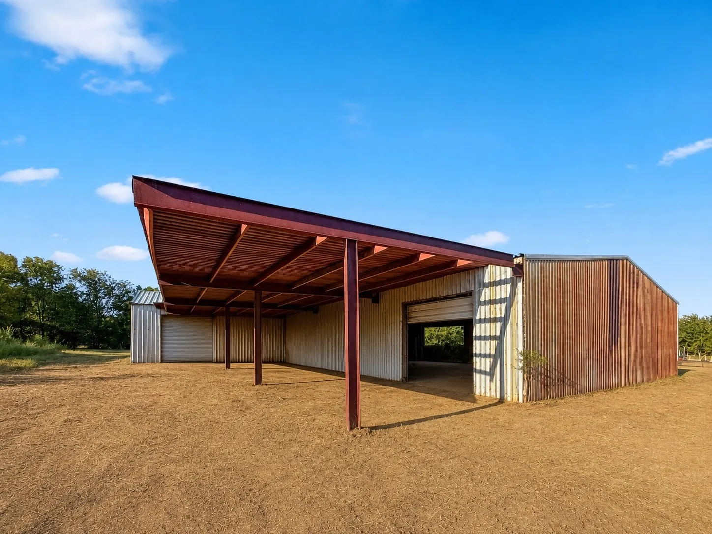 Single Family Residence For Sale in Hopkins County , 803 Farm Road 71 W, Sulphur Springs, Texas 75482, 2 Bedroom, 2 Bathroom, Garage spaces, 1,260 Sqft, built in 1983, mls#21380783, Real Estate Agent in Sulphur Springs, Homes For Sale in Hopkins county, Homes For Sale in Sulphur Springs, Realtor in Sulphur Springs Texas, Real Estate Brokerage Independent Realty Texas, Luminita Cordes Realtor