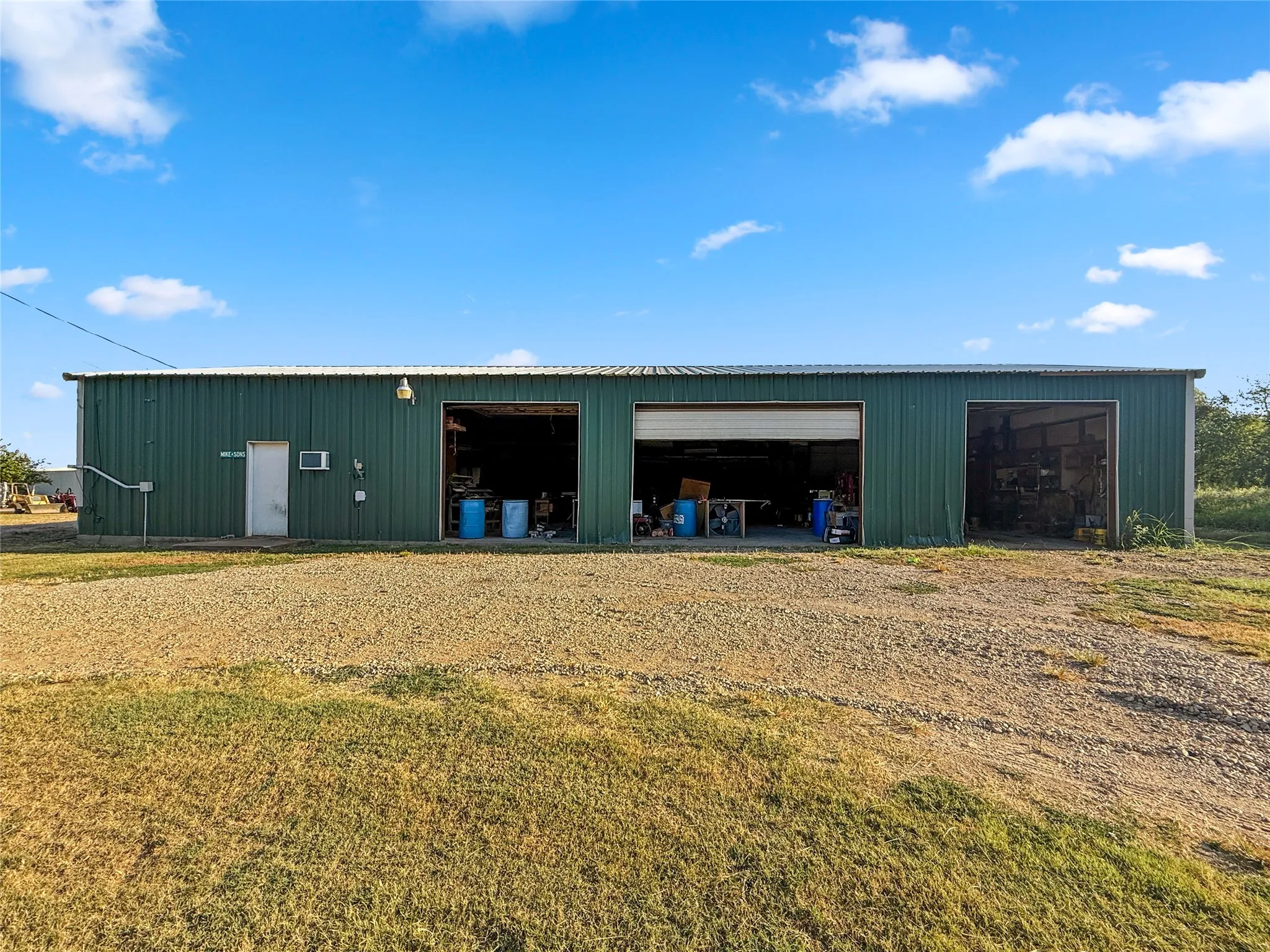 Single Family Residence For Sale in Hopkins County , 803 Farm Road 71 W, Sulphur Springs, Texas 75482, 2 Bedroom, 2 Bathroom, Garage spaces, 1,260 Sqft, built in 1983, mls#21380783, Real Estate Agent in Sulphur Springs, Homes For Sale in Hopkins county, Homes For Sale in Sulphur Springs, Realtor in Sulphur Springs Texas, Real Estate Brokerage Independent Realty Texas, Luminita Cordes Realtor