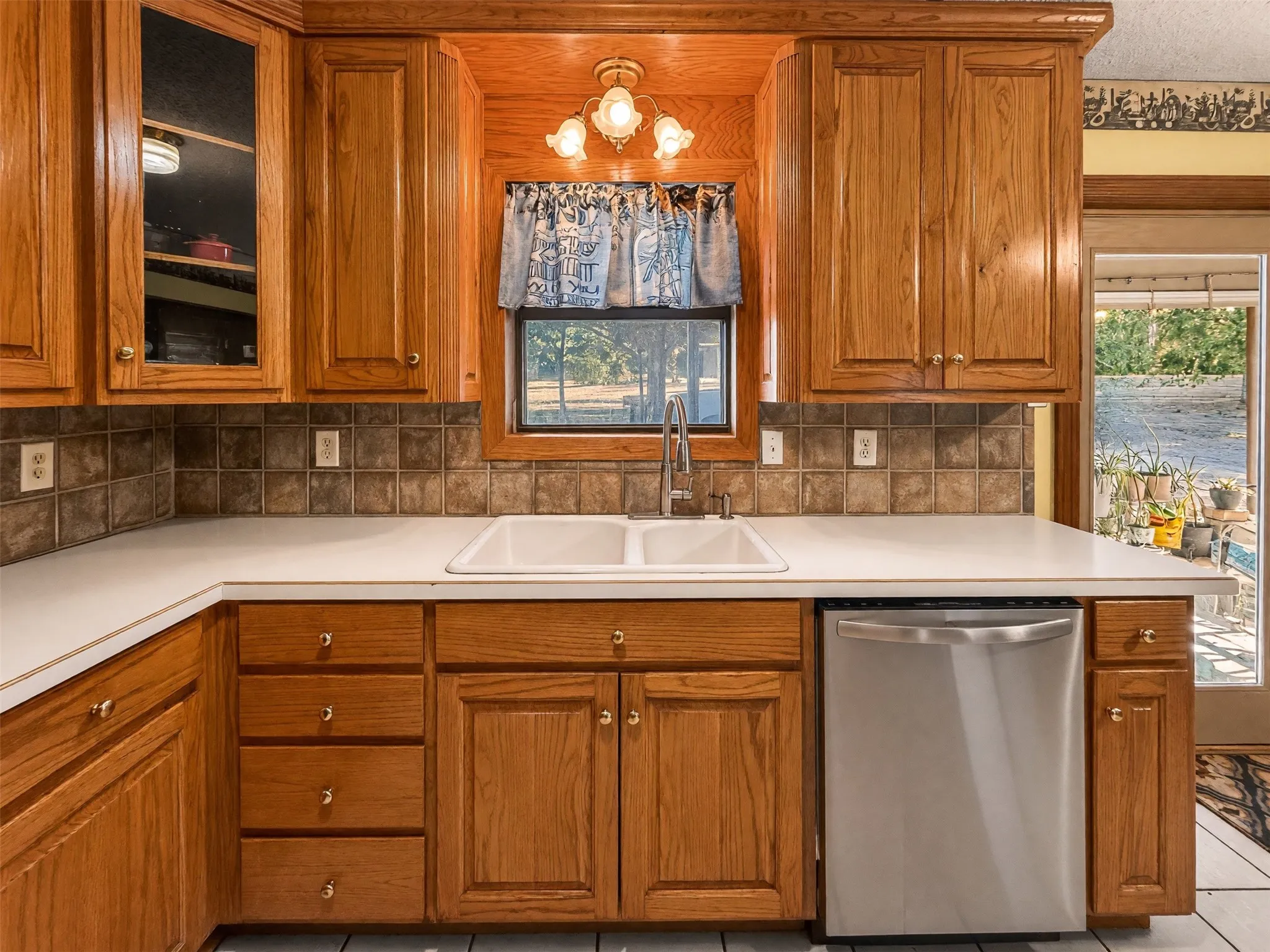 Single Family Residence For Sale in Hopkins County , 803 Farm Road 71 W, Sulphur Springs, Texas 75482, 2 Bedroom, 2 Bathroom, Garage spaces, 1,260 Sqft, built in 1983, mls#21380783, Real Estate Agent in Sulphur Springs, Homes For Sale in Hopkins county, Homes For Sale in Sulphur Springs, Realtor in Sulphur Springs Texas, Real Estate Brokerage Independent Realty Texas, Luminita Cordes Realtor