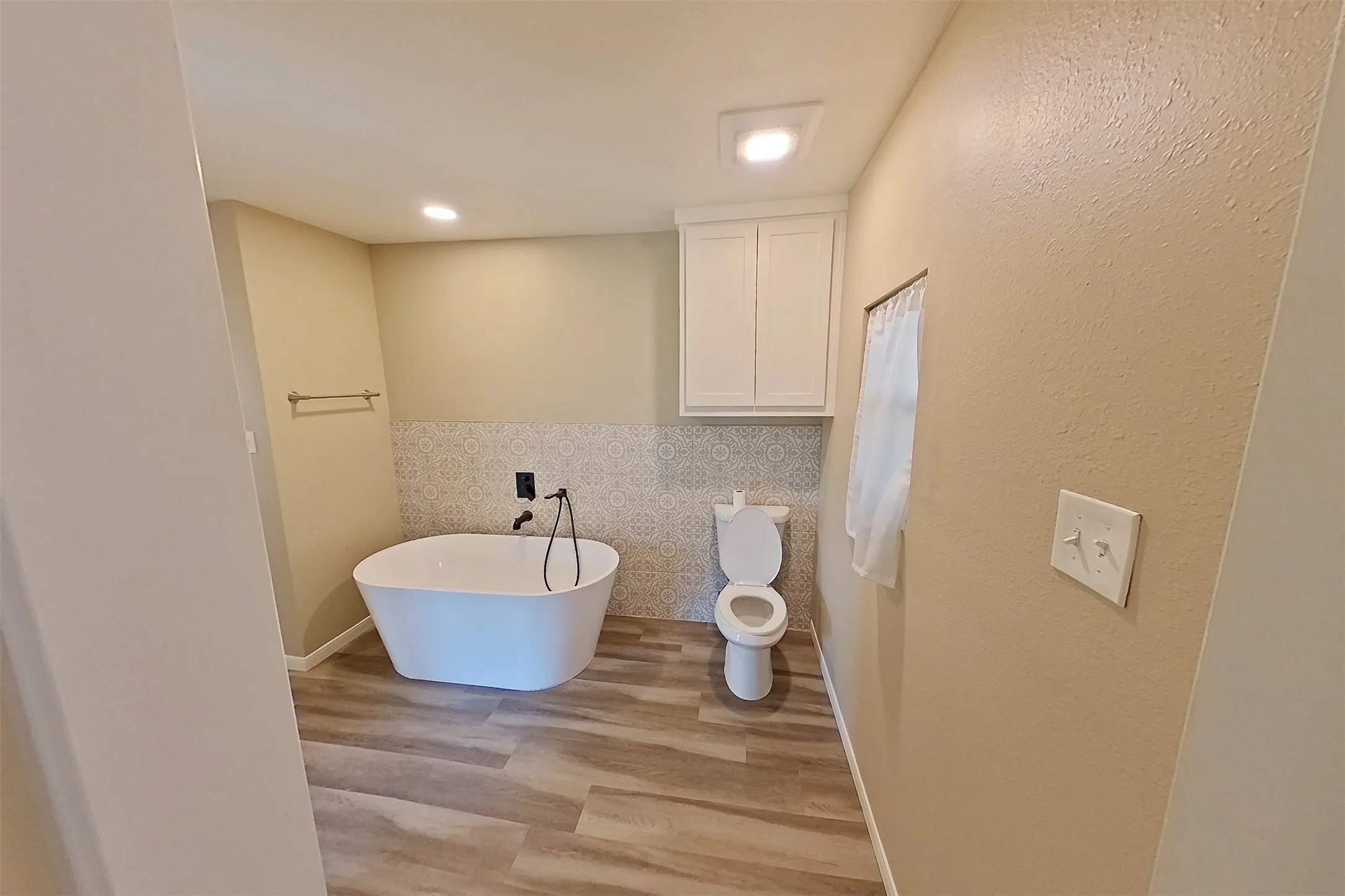 Single Family Residence For Sale in Johnson County , 108 S 2nd Street, Godley, Texas 76044, 3 Bedroom, 2 Bathroom, Garage spaces, 1,826 Sqft, built in 0, mls#21383001, Real Estate Agent in Godley, Homes For Sale in Johnson county, Homes For Sale in Godley, Realtor in Godley Texas, Real Estate Brokerage Independent Realty Texas, Luminita Cordes Realtor