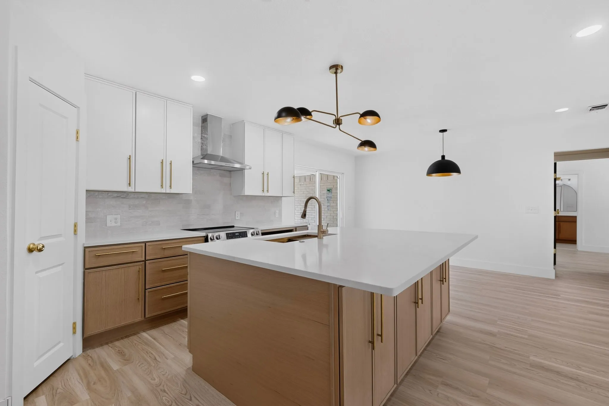 Single Family Residence For Sale in Collin County , 2224 Westlake Drive, Plano, Texas 75075, 4 Bedroom, 3 Bathroom, 2 Garage spaces, 1,846 Sqft, built in 1968, mls#21382199, Real Estate Agent in Plano, Homes For Sale in Collin county, Homes For Sale in Plano, Realtor in Plano Texas, Real Estate Brokerage Independent Realty Texas, Luminita Cordes Realtor