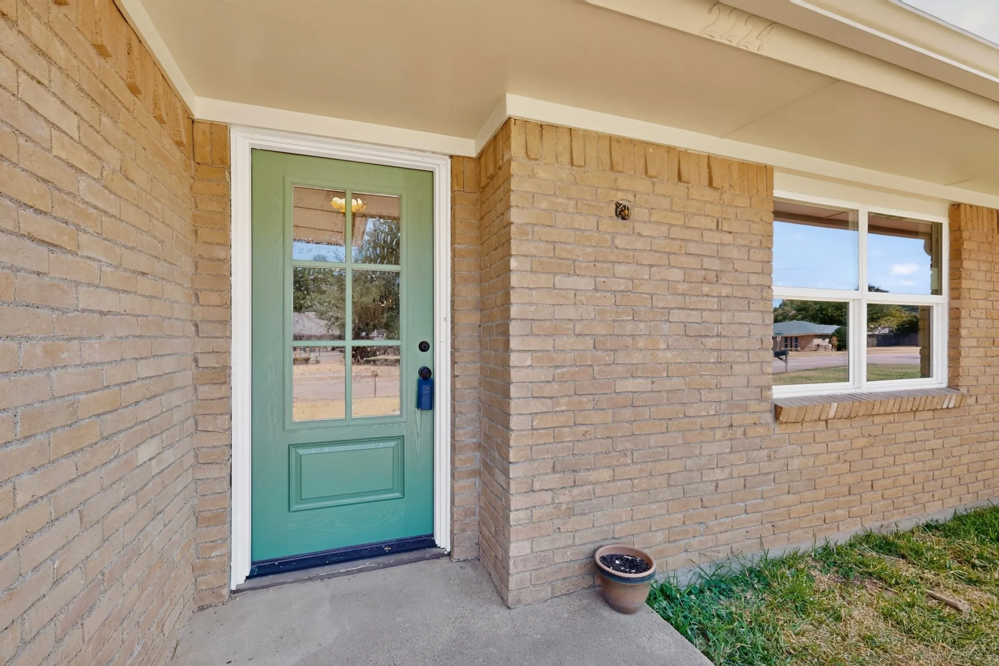 Single Family Residence For Sale in Collin County , 2224 Westlake Drive, Plano, Texas 75075, 4 Bedroom, 3 Bathroom, 2 Garage spaces, 1,846 Sqft, built in 1968, mls#21382199, Real Estate Agent in Plano, Homes For Sale in Collin county, Homes For Sale in Plano, Realtor in Plano Texas, Real Estate Brokerage Independent Realty Texas, Luminita Cordes Realtor