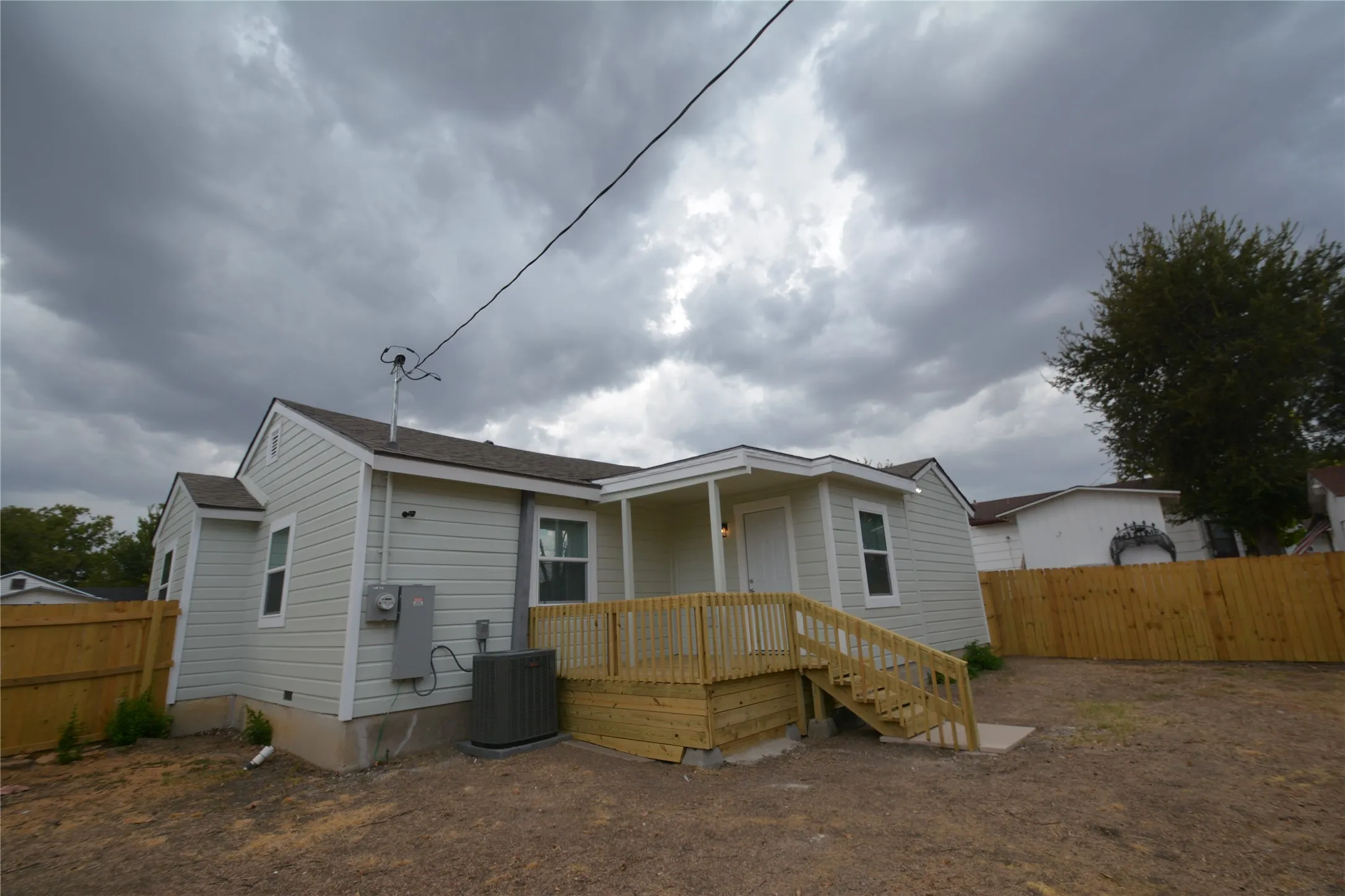 Single Family Residence For Sale in Tarrant County , 5309 Stanley Avenue, Fort Worth, Texas 76115, 3 Bedroom, 1 Bathroom, Garage spaces, 1,063 Sqft, built in 1953, mls#21383656, Real Estate Agent in Fort Worth, Homes For Sale in Tarrant county, Homes For Sale in Fort Worth, Realtor in Fort Worth Texas, Real Estate Brokerage Independent Realty Texas, Luminita Cordes Realtor