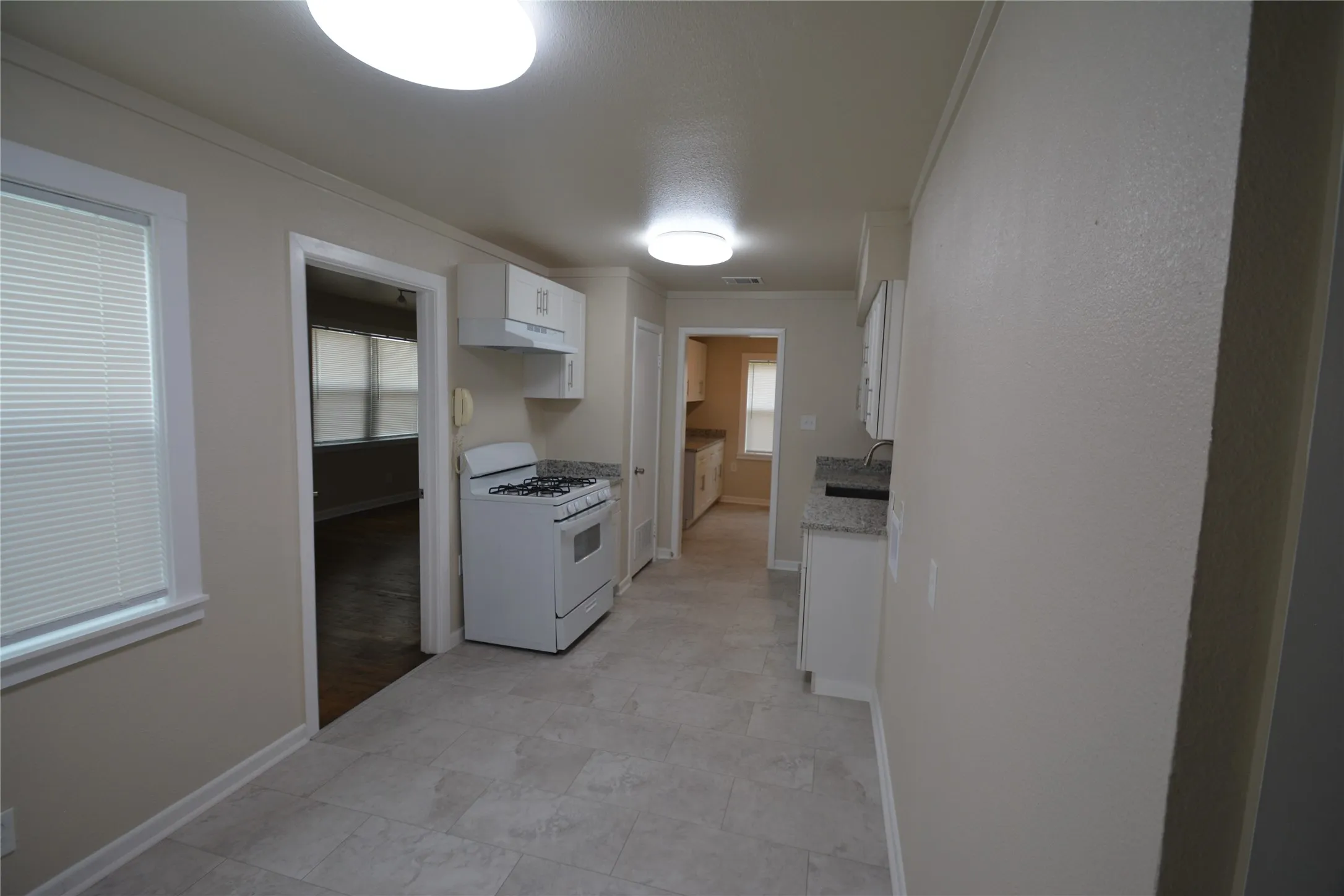 Single Family Residence For Sale in Tarrant County , 5309 Stanley Avenue, Fort Worth, Texas 76115, 3 Bedroom, 1 Bathroom, Garage spaces, 1,063 Sqft, built in 1953, mls#21383656, Real Estate Agent in Fort Worth, Homes For Sale in Tarrant county, Homes For Sale in Fort Worth, Realtor in Fort Worth Texas, Real Estate Brokerage Independent Realty Texas, Luminita Cordes Realtor