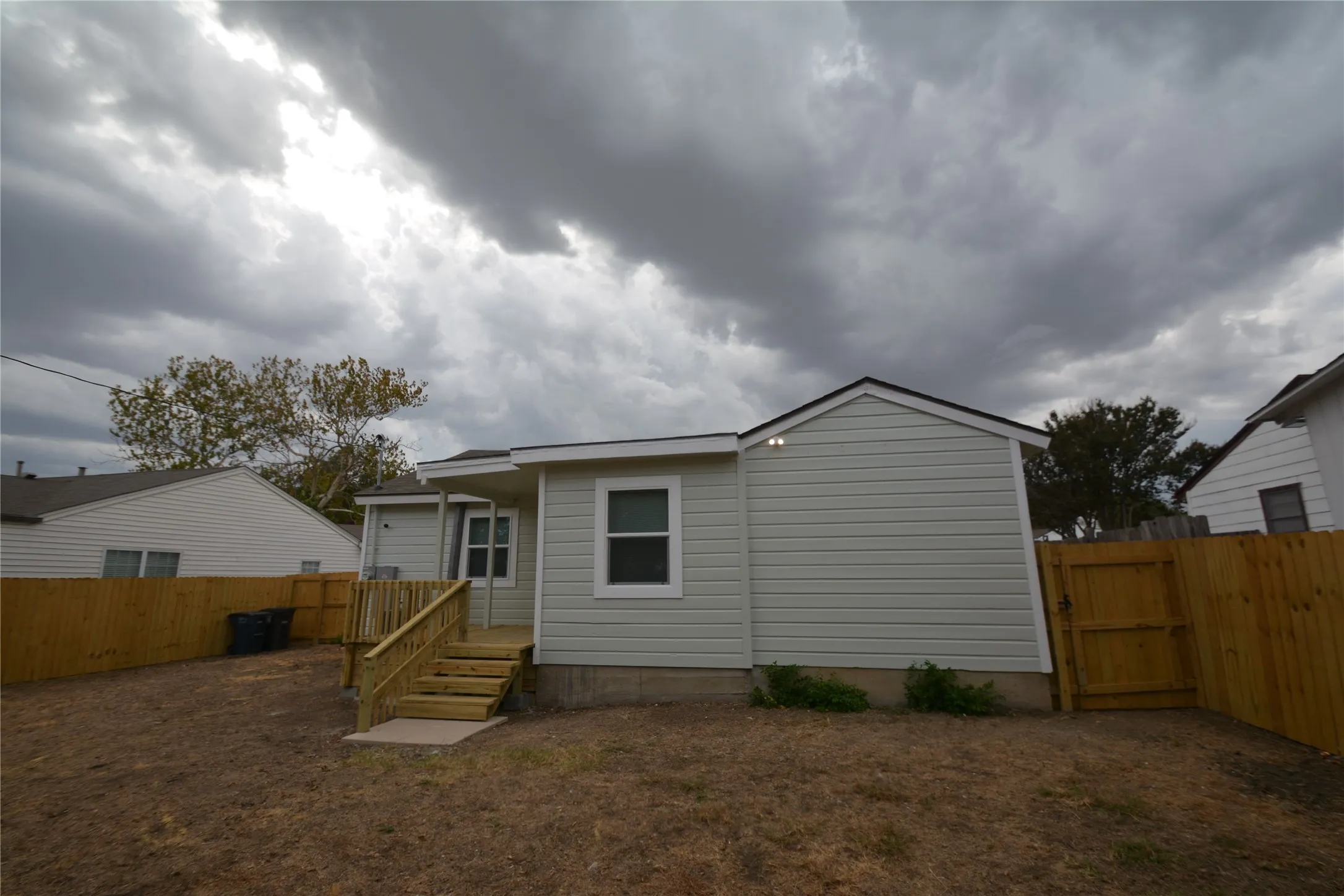 Single Family Residence For Sale in Tarrant County , 5309 Stanley Avenue, Fort Worth, Texas 76115, 3 Bedroom, 1 Bathroom, Garage spaces, 1,063 Sqft, built in 1953, mls#21383656, Real Estate Agent in Fort Worth, Homes For Sale in Tarrant county, Homes For Sale in Fort Worth, Realtor in Fort Worth Texas, Real Estate Brokerage Independent Realty Texas, Luminita Cordes Realtor