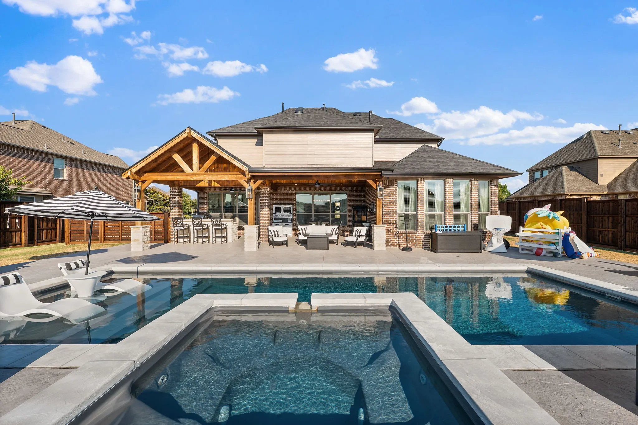 Single Family Residence For Sale in Collin County , 1102 Hidden Oaks Drive, Wylie, Texas 75098, 4 Bedroom, 4 Bathroom, 2 Garage spaces, 3,782 Sqft, built in 2015, mls#21381437, Real Estate Agent in Wylie, Homes For Sale in Collin county, Homes For Sale in Wylie, Realtor in Wylie Texas, Real Estate Brokerage Independent Realty Texas, Luminita Cordes Realtor