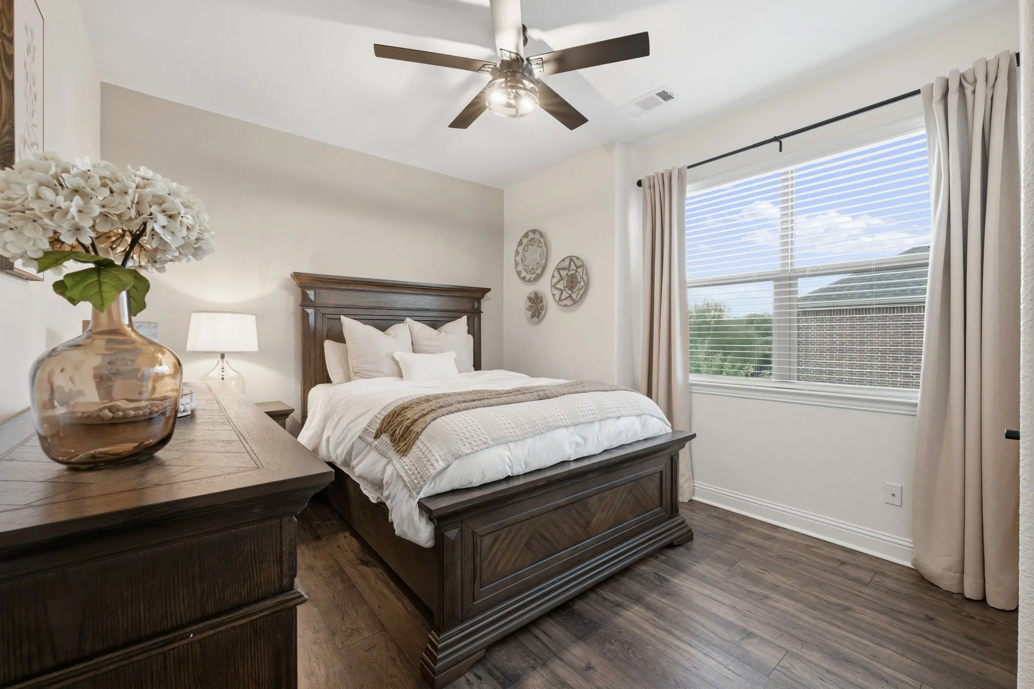 Single Family Residence For Sale in Collin County , 1102 Hidden Oaks Drive, Wylie, Texas 75098, 4 Bedroom, 4 Bathroom, 2 Garage spaces, 3,782 Sqft, built in 2015, mls#21381437, Real Estate Agent in Wylie, Homes For Sale in Collin county, Homes For Sale in Wylie, Realtor in Wylie Texas, Real Estate Brokerage Independent Realty Texas, Luminita Cordes Realtor