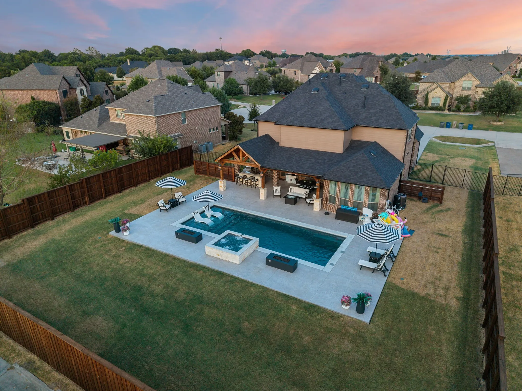 Single Family Residence For Sale in Collin County , 1102 Hidden Oaks Drive, Wylie, Texas 75098, 4 Bedroom, 4 Bathroom, 2 Garage spaces, 3,782 Sqft, built in 2015, mls#21381437, Real Estate Agent in Wylie, Homes For Sale in Collin county, Homes For Sale in Wylie, Realtor in Wylie Texas, Real Estate Brokerage Independent Realty Texas, Luminita Cordes Realtor