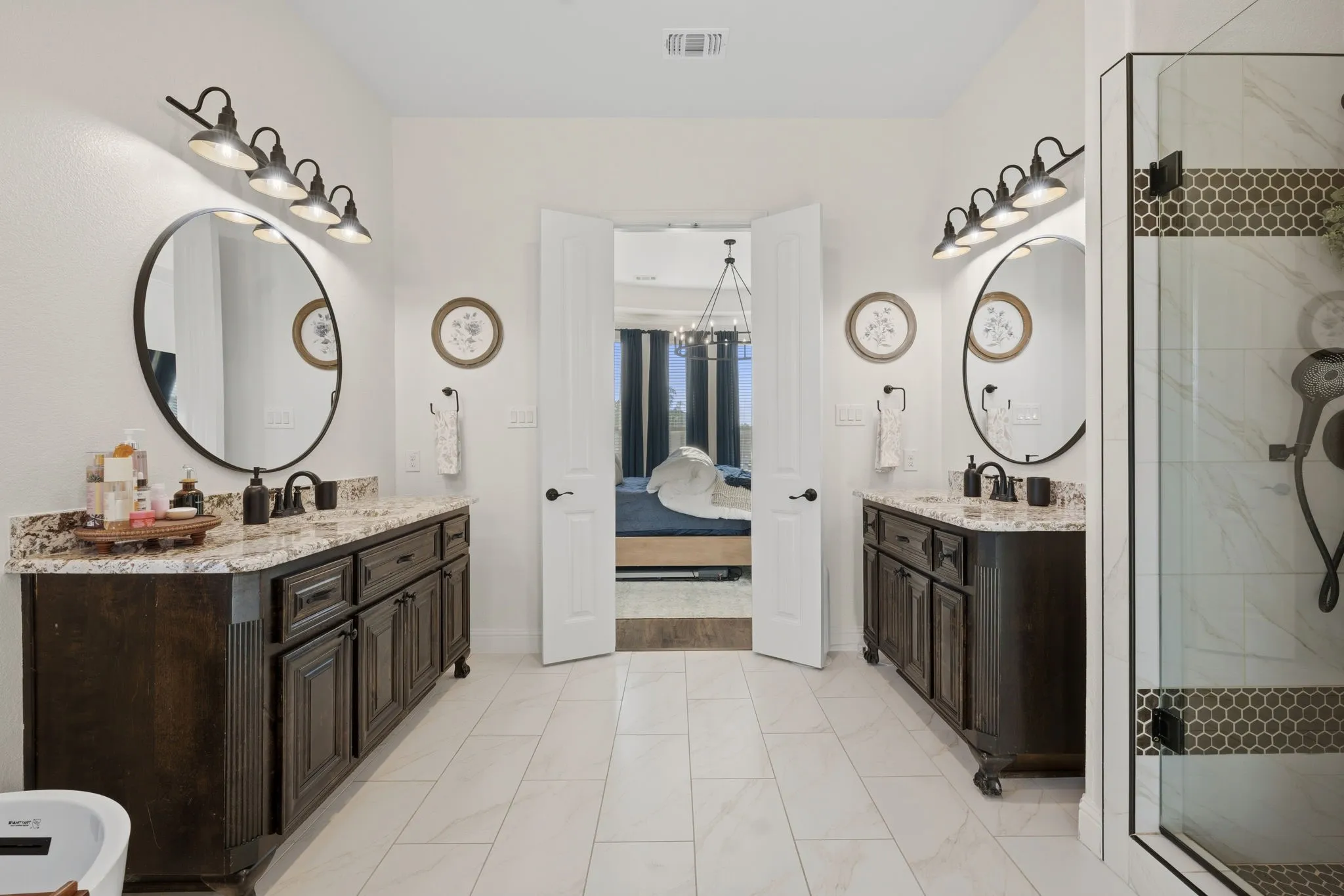 Single Family Residence For Sale in Collin County , 1102 Hidden Oaks Drive, Wylie, Texas 75098, 4 Bedroom, 4 Bathroom, 2 Garage spaces, 3,782 Sqft, built in 2015, mls#21381437, Real Estate Agent in Wylie, Homes For Sale in Collin county, Homes For Sale in Wylie, Realtor in Wylie Texas, Real Estate Brokerage Independent Realty Texas, Luminita Cordes Realtor