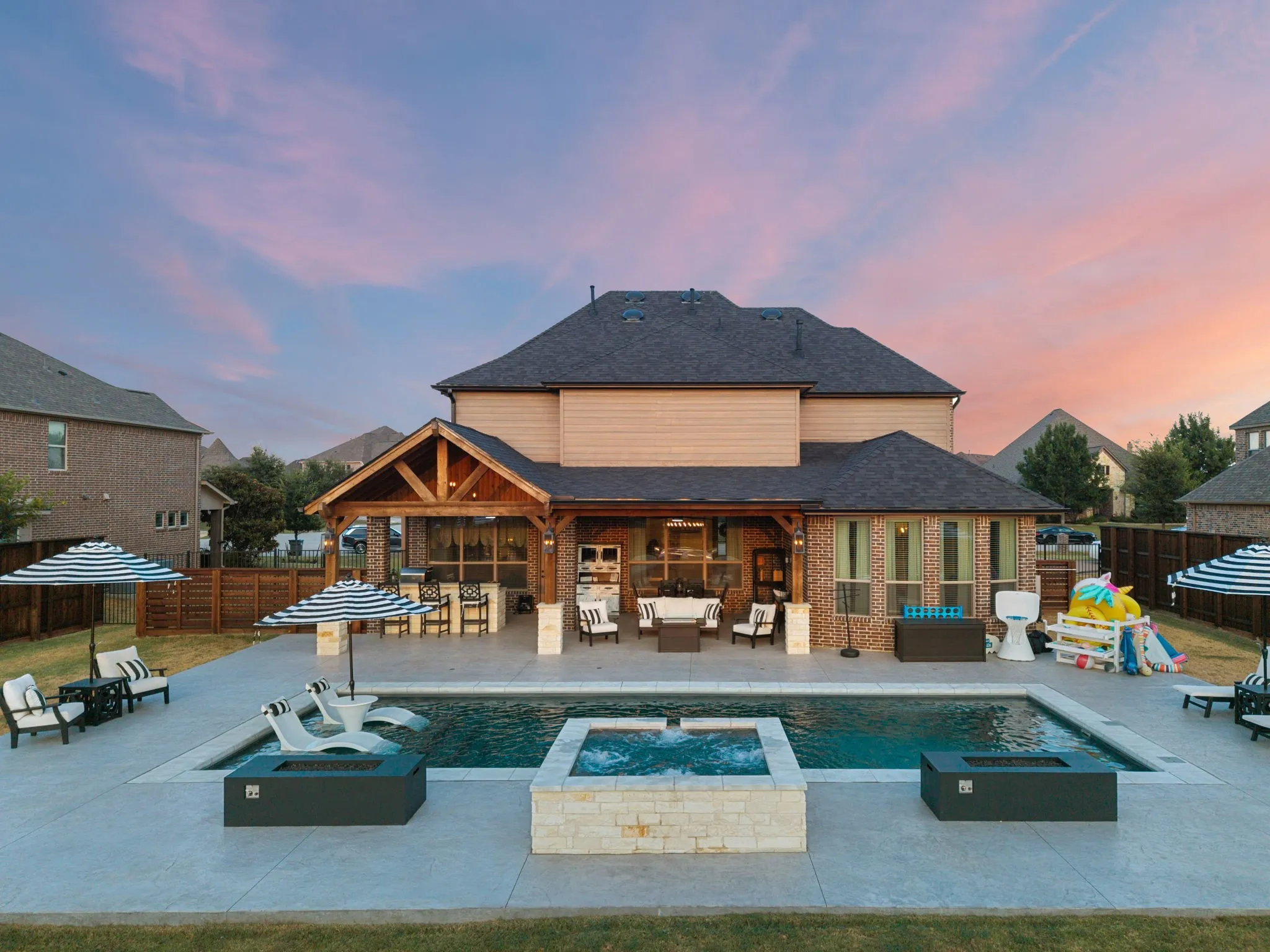 Single Family Residence For Sale in Collin County , 1102 Hidden Oaks Drive, Wylie, Texas 75098, 4 Bedroom, 4 Bathroom, 2 Garage spaces, 3,782 Sqft, built in 2015, mls#21381437, Real Estate Agent in Wylie, Homes For Sale in Collin county, Homes For Sale in Wylie, Realtor in Wylie Texas, Real Estate Brokerage Independent Realty Texas, Luminita Cordes Realtor