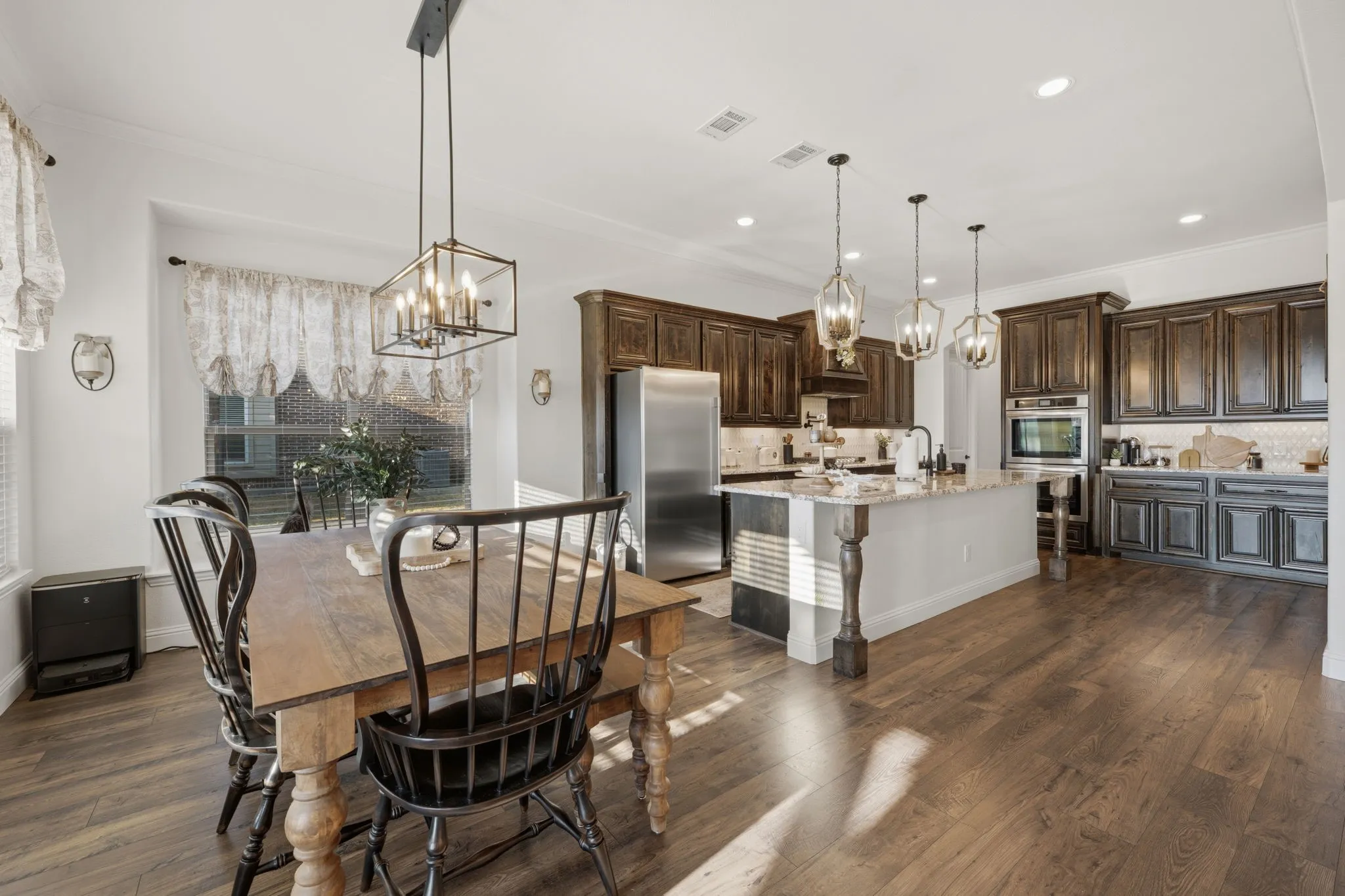Single Family Residence For Sale in Collin County , 1102 Hidden Oaks Drive, Wylie, Texas 75098, 4 Bedroom, 4 Bathroom, 2 Garage spaces, 3,782 Sqft, built in 2015, mls#21381437, Real Estate Agent in Wylie, Homes For Sale in Collin county, Homes For Sale in Wylie, Realtor in Wylie Texas, Real Estate Brokerage Independent Realty Texas, Luminita Cordes Realtor