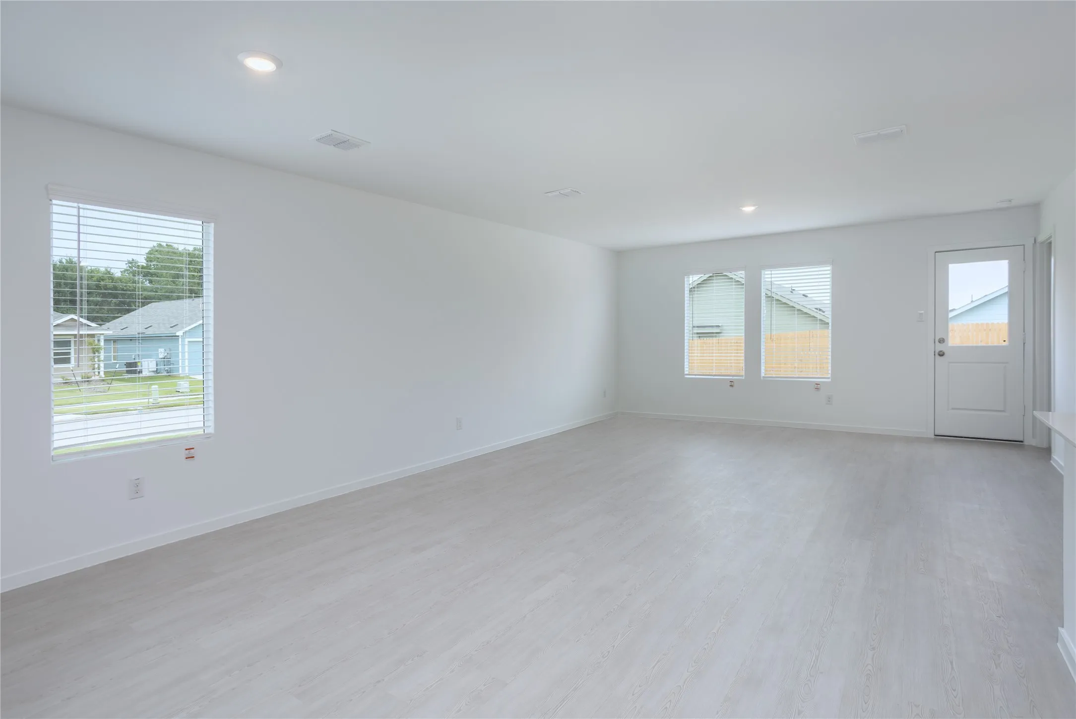 Single Family Residence For Rent in Collin County , 727 Ginkgo Way, Princeton, Texas 75407, 4 Bedroom, 2 Bathroom, 2 Garage spaces, 1,667 Sqft, built in 2025, mls#21383570, Real Estate Agent in Princeton, Homes For Rent in Collin county, Homes For Rent in Princeton, Realtor in Princeton Texas, Real Estate Brokerage Independent Realty Texas, Luminita Cordes Realtor