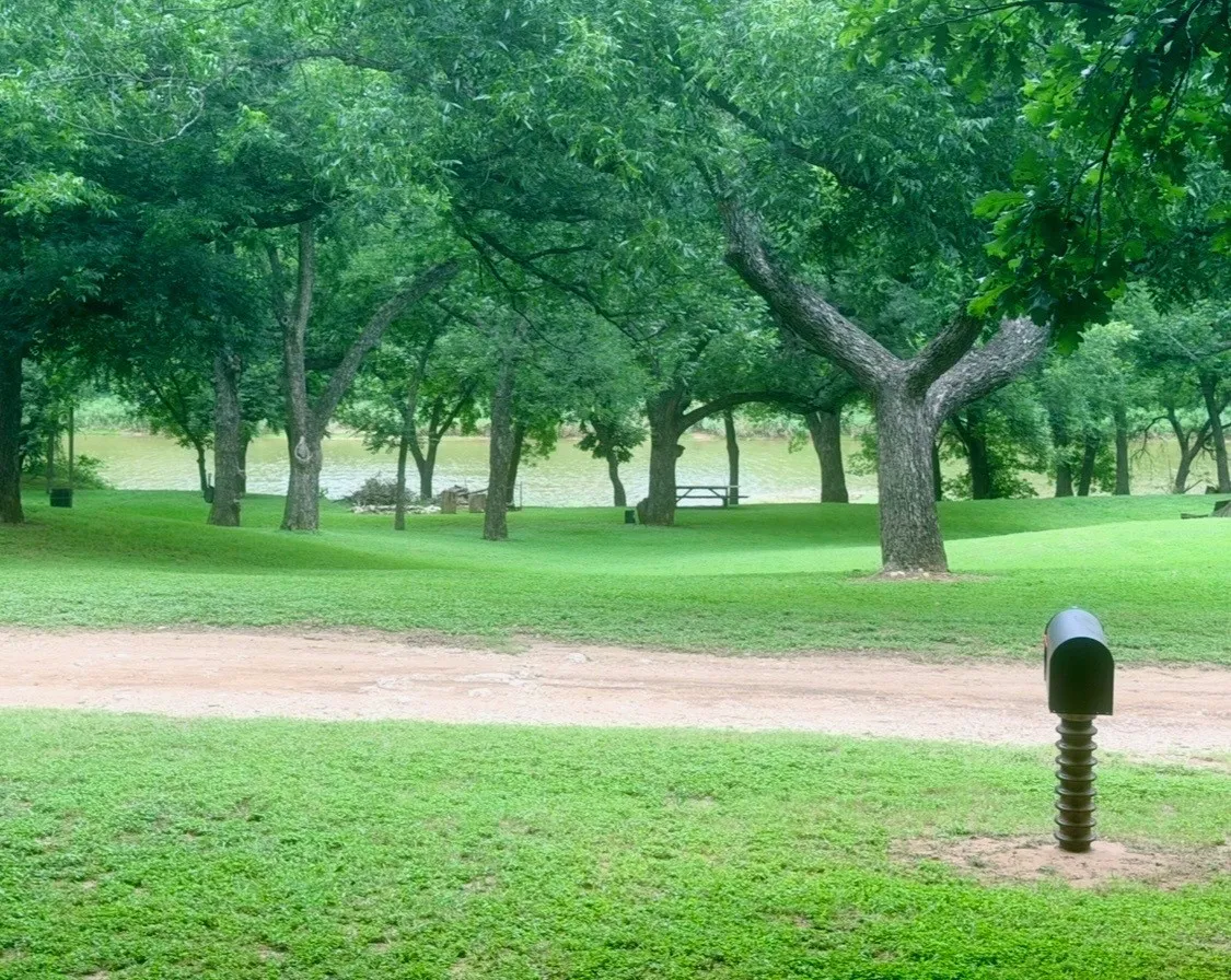 Single Family Residence For Sale in Hood County , 8704 Frontier Court, Granbury, Texas 76048, 2 Bedroom, 1 Bathroom, Garage spaces, 1,140 Sqft, built in 1975, mls#21382660, Real Estate Agent in Granbury, Homes For Sale in Hood county, Homes For Sale in Granbury, Realtor in Granbury Texas, Real Estate Brokerage Independent Realty Texas, Luminita Cordes Realtor