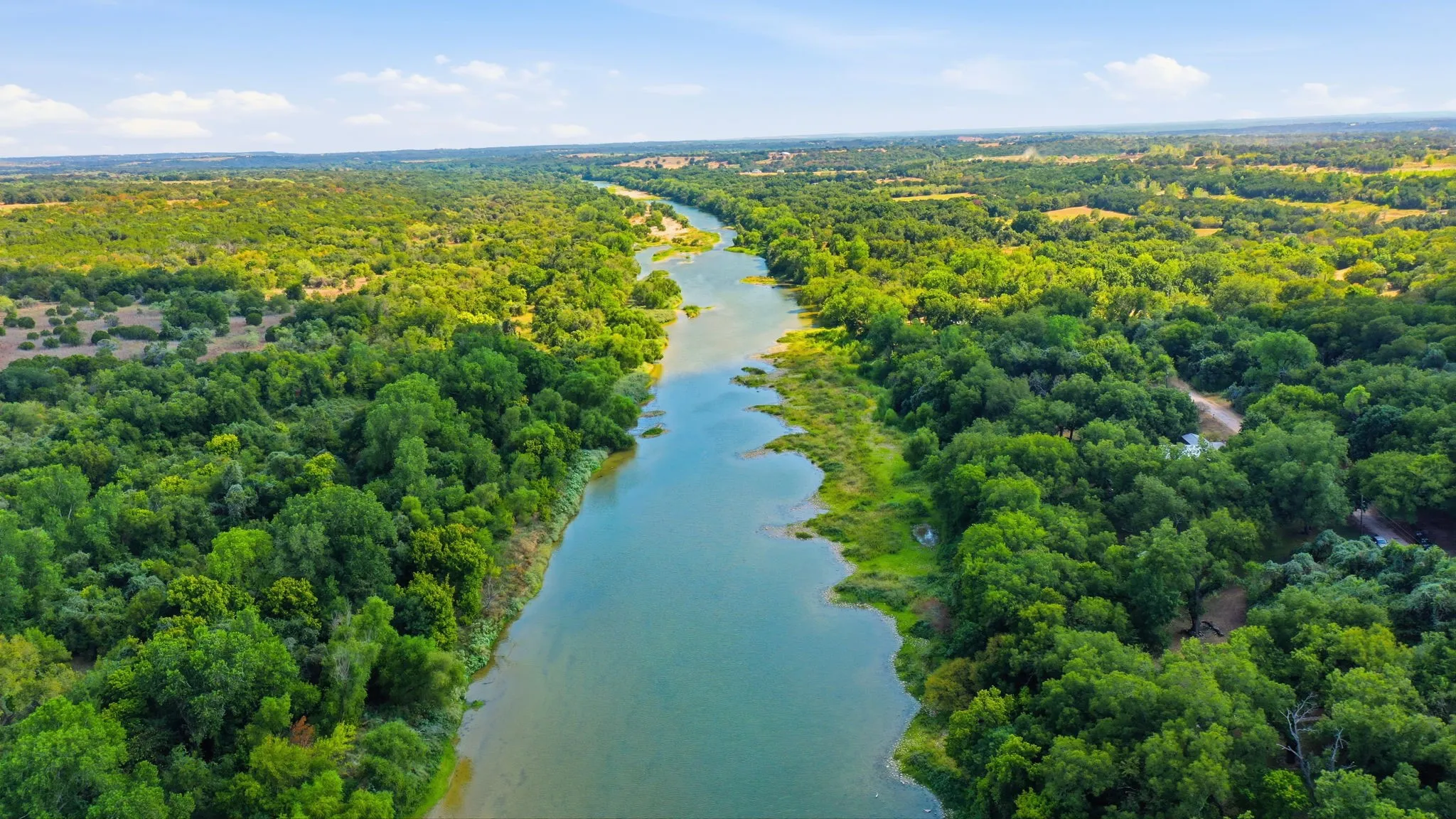 Single Family Residence For Sale in Hood County , 8704 Frontier Court, Granbury, Texas 76048, 2 Bedroom, 1 Bathroom, Garage spaces, 1,140 Sqft, built in 1975, mls#21382660, Real Estate Agent in Granbury, Homes For Sale in Hood county, Homes For Sale in Granbury, Realtor in Granbury Texas, Real Estate Brokerage Independent Realty Texas, Luminita Cordes Realtor