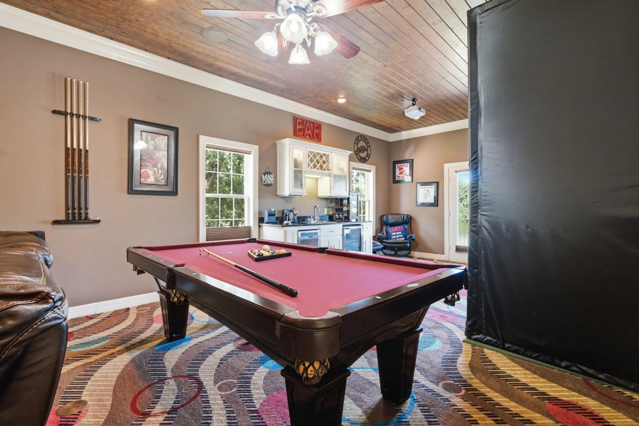 Single Family Residence For Sale in Smith County , 10936 Deer Creek Drive, Tyler, Texas 75707, 4 Bedroom, 4 Bathroom, 2 Garage spaces, 3,912 Sqft, built in 2002, mls#21383658, Real Estate Agent in Tyler, Homes For Sale in Smith county, Homes For Sale in Tyler, Realtor in Tyler Texas, Real Estate Brokerage Independent Realty Texas, Luminita Cordes Realtor