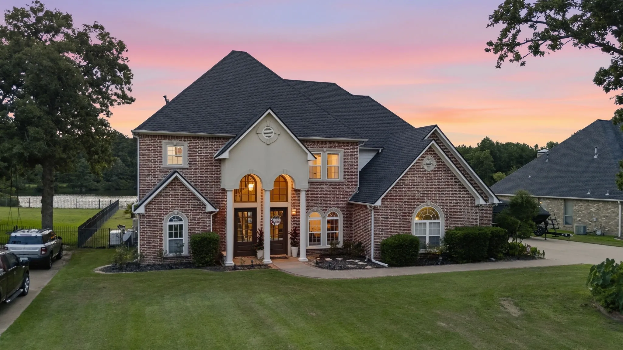 Single Family Residence For Sale in Smith County , 10936 Deer Creek Drive, Tyler, Texas 75707, 4 Bedroom, 4 Bathroom, 2 Garage spaces, 3,912 Sqft, built in 2002, mls#21383658, Real Estate Agent in Tyler, Homes For Sale in Smith county, Homes For Sale in Tyler, Realtor in Tyler Texas, Real Estate Brokerage Independent Realty Texas, Luminita Cordes Realtor