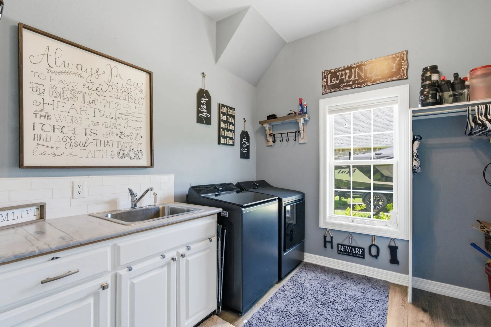 Single Family Residence For Sale in Smith County , 10936 Deer Creek Drive, Tyler, Texas 75707, 4 Bedroom, 4 Bathroom, 2 Garage spaces, 3,912 Sqft, built in 2002, mls#21383658, Real Estate Agent in Tyler, Homes For Sale in Smith county, Homes For Sale in Tyler, Realtor in Tyler Texas, Real Estate Brokerage Independent Realty Texas, Luminita Cordes Realtor