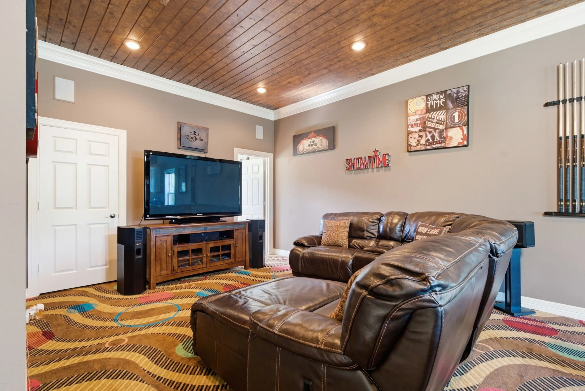 Single Family Residence For Sale in Smith County , 10936 Deer Creek Drive, Tyler, Texas 75707, 4 Bedroom, 4 Bathroom, 2 Garage spaces, 3,912 Sqft, built in 2002, mls#21383658, Real Estate Agent in Tyler, Homes For Sale in Smith county, Homes For Sale in Tyler, Realtor in Tyler Texas, Real Estate Brokerage Independent Realty Texas, Luminita Cordes Realtor