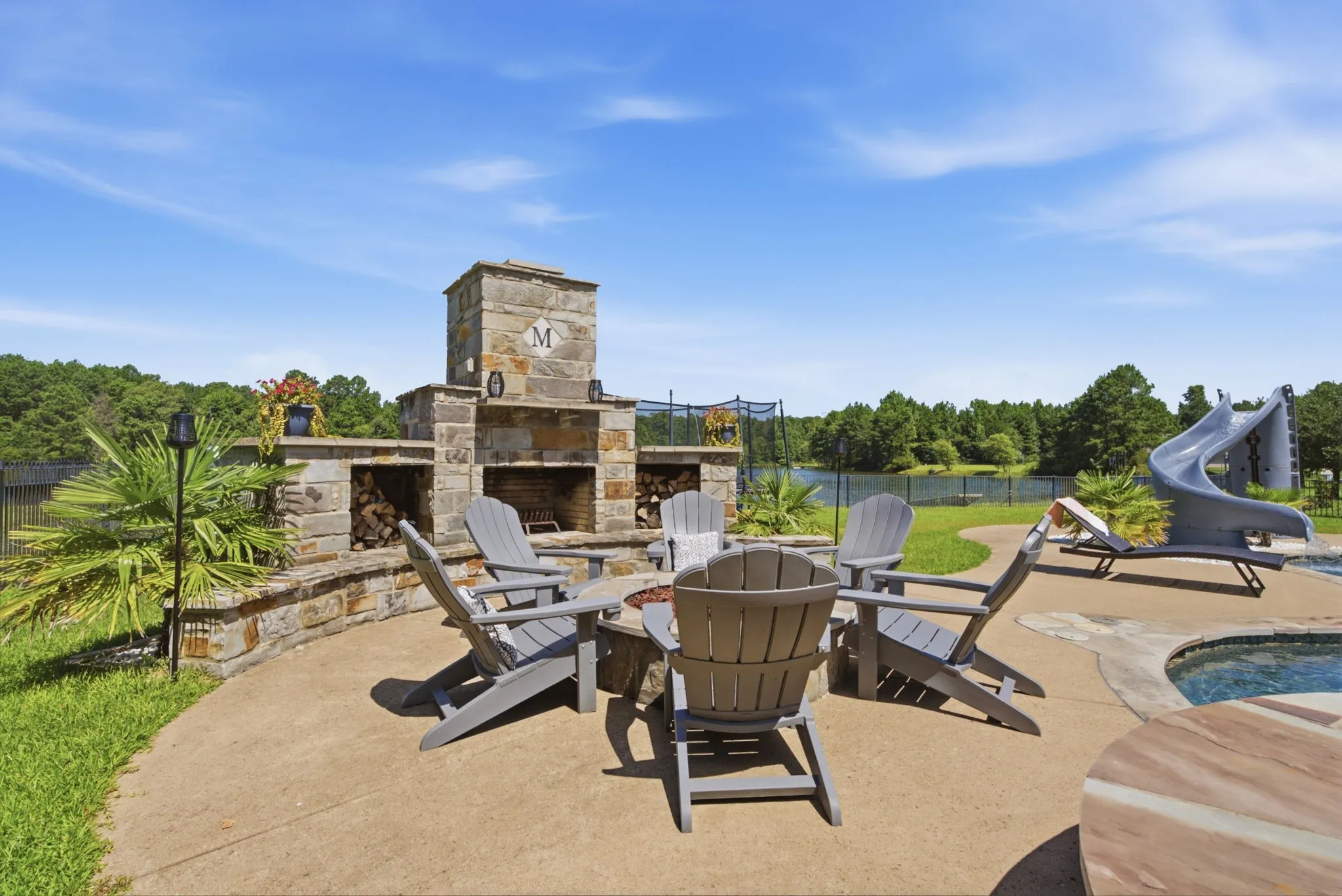 Single Family Residence For Sale in Smith County , 10936 Deer Creek Drive, Tyler, Texas 75707, 4 Bedroom, 4 Bathroom, 2 Garage spaces, 3,912 Sqft, built in 2002, mls#21383658, Real Estate Agent in Tyler, Homes For Sale in Smith county, Homes For Sale in Tyler, Realtor in Tyler Texas, Real Estate Brokerage Independent Realty Texas, Luminita Cordes Realtor