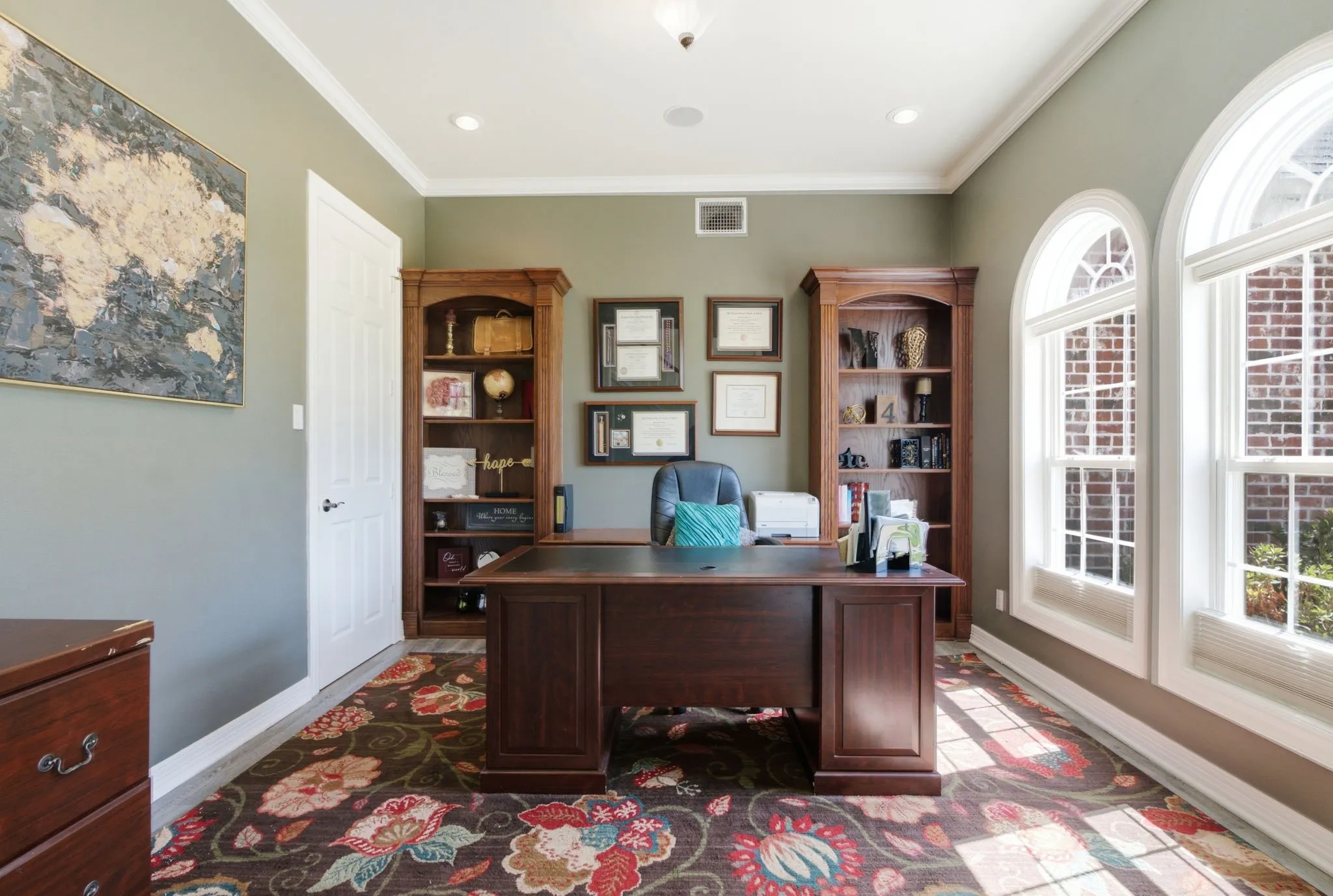 Single Family Residence For Sale in Smith County , 10936 Deer Creek Drive, Tyler, Texas 75707, 4 Bedroom, 4 Bathroom, 2 Garage spaces, 3,912 Sqft, built in 2002, mls#21383658, Real Estate Agent in Tyler, Homes For Sale in Smith county, Homes For Sale in Tyler, Realtor in Tyler Texas, Real Estate Brokerage Independent Realty Texas, Luminita Cordes Realtor