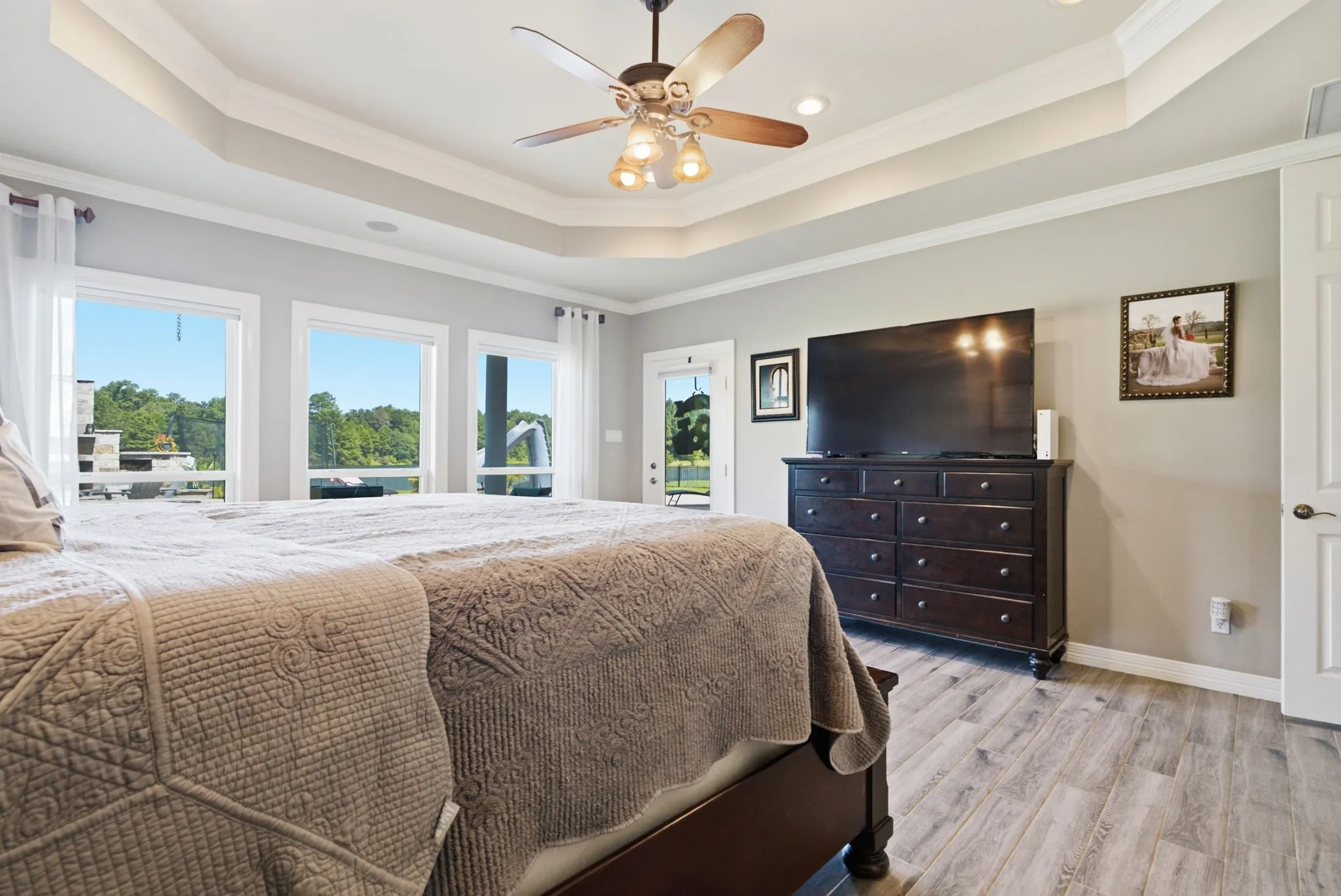 Single Family Residence For Sale in Smith County , 10936 Deer Creek Drive, Tyler, Texas 75707, 4 Bedroom, 4 Bathroom, 2 Garage spaces, 3,912 Sqft, built in 2002, mls#21383658, Real Estate Agent in Tyler, Homes For Sale in Smith county, Homes For Sale in Tyler, Realtor in Tyler Texas, Real Estate Brokerage Independent Realty Texas, Luminita Cordes Realtor