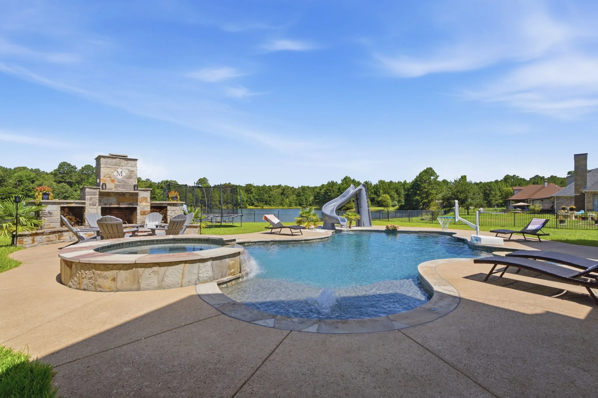 Single Family Residence For Sale in Smith County , 10936 Deer Creek Drive, Tyler, Texas 75707, 4 Bedroom, 4 Bathroom, 2 Garage spaces, 3,912 Sqft, built in 2002, mls#21383658, Real Estate Agent in Tyler, Homes For Sale in Smith county, Homes For Sale in Tyler, Realtor in Tyler Texas, Real Estate Brokerage Independent Realty Texas, Luminita Cordes Realtor