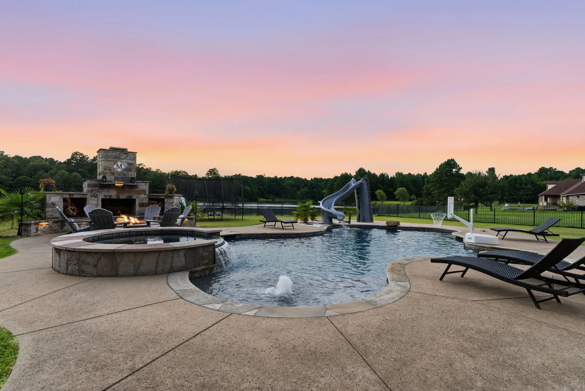 Single Family Residence For Sale in Smith County , 10936 Deer Creek Drive, Tyler, Texas 75707, 4 Bedroom, 4 Bathroom, 2 Garage spaces, 3,912 Sqft, built in 2002, mls#21383658, Real Estate Agent in Tyler, Homes For Sale in Smith county, Homes For Sale in Tyler, Realtor in Tyler Texas, Real Estate Brokerage Independent Realty Texas, Luminita Cordes Realtor